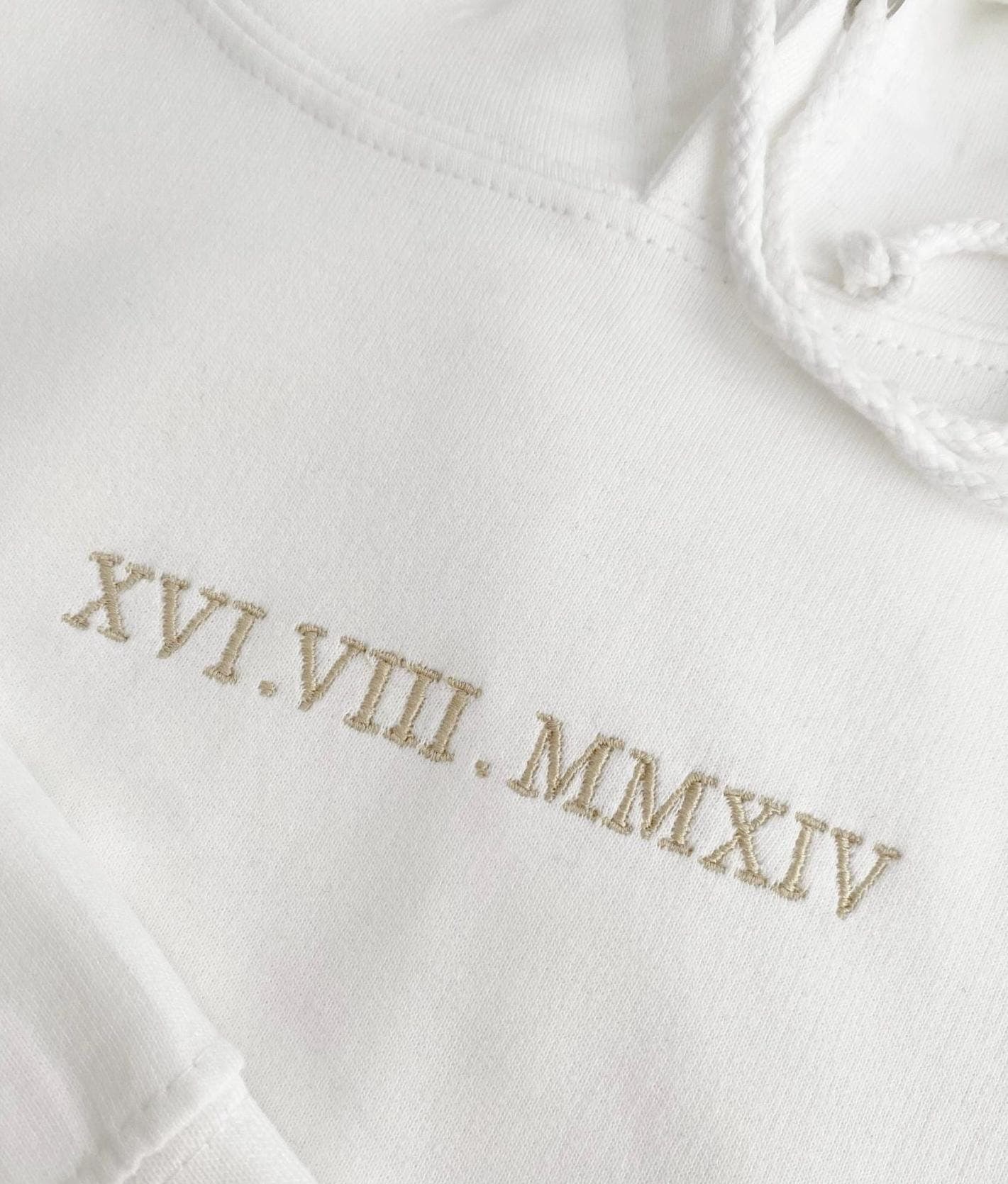 Personalisiertes gesticktes Pärchenpullover ,bestickt mit römischen Zahlen, Jahrestag,Hochzeitstag,Geburtstag - image 4