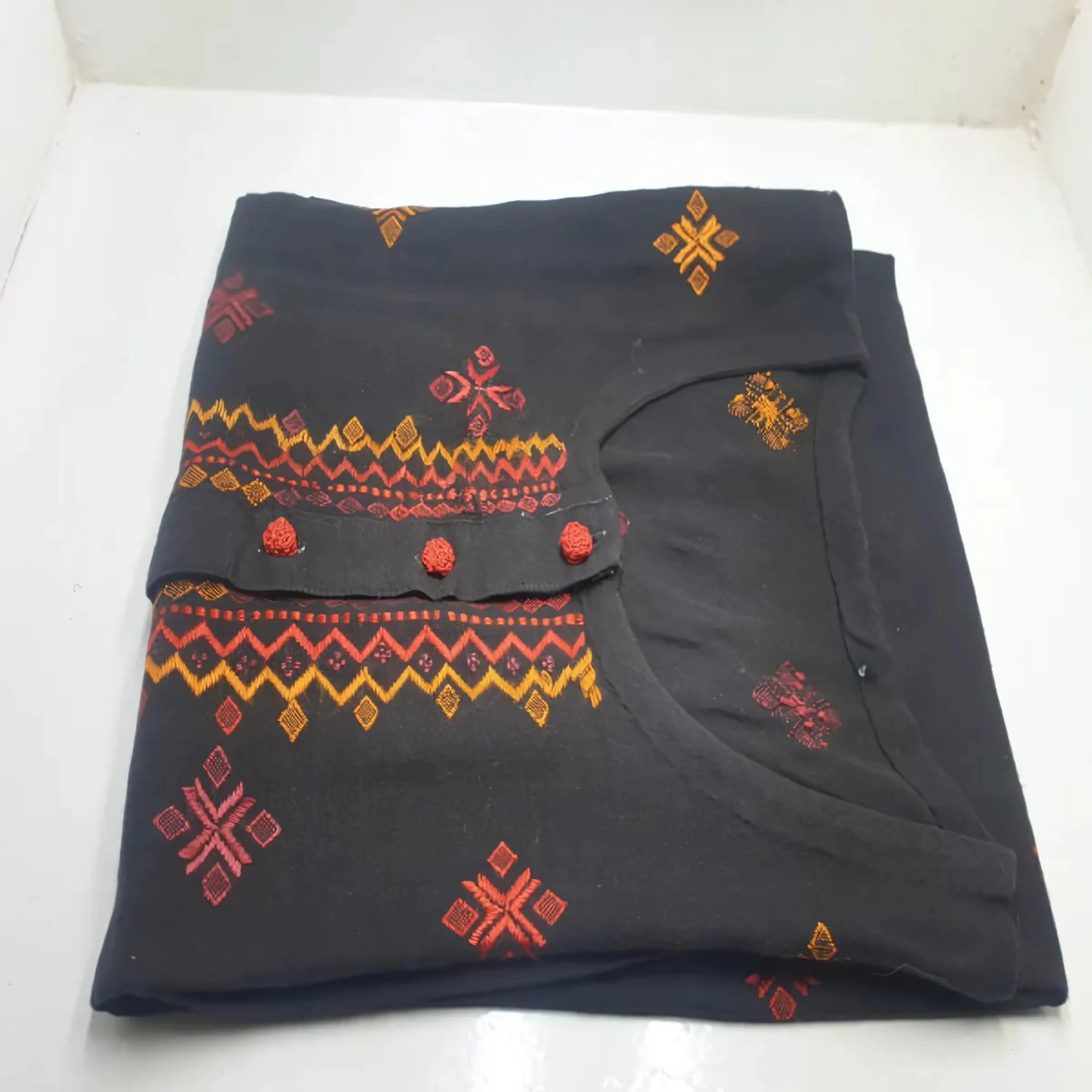 Handmade Embroidered Shirt with Intricate Detailing – Unique Ethnic Wear for Formal and Casual Occasions - Ethnic Pakistani Design