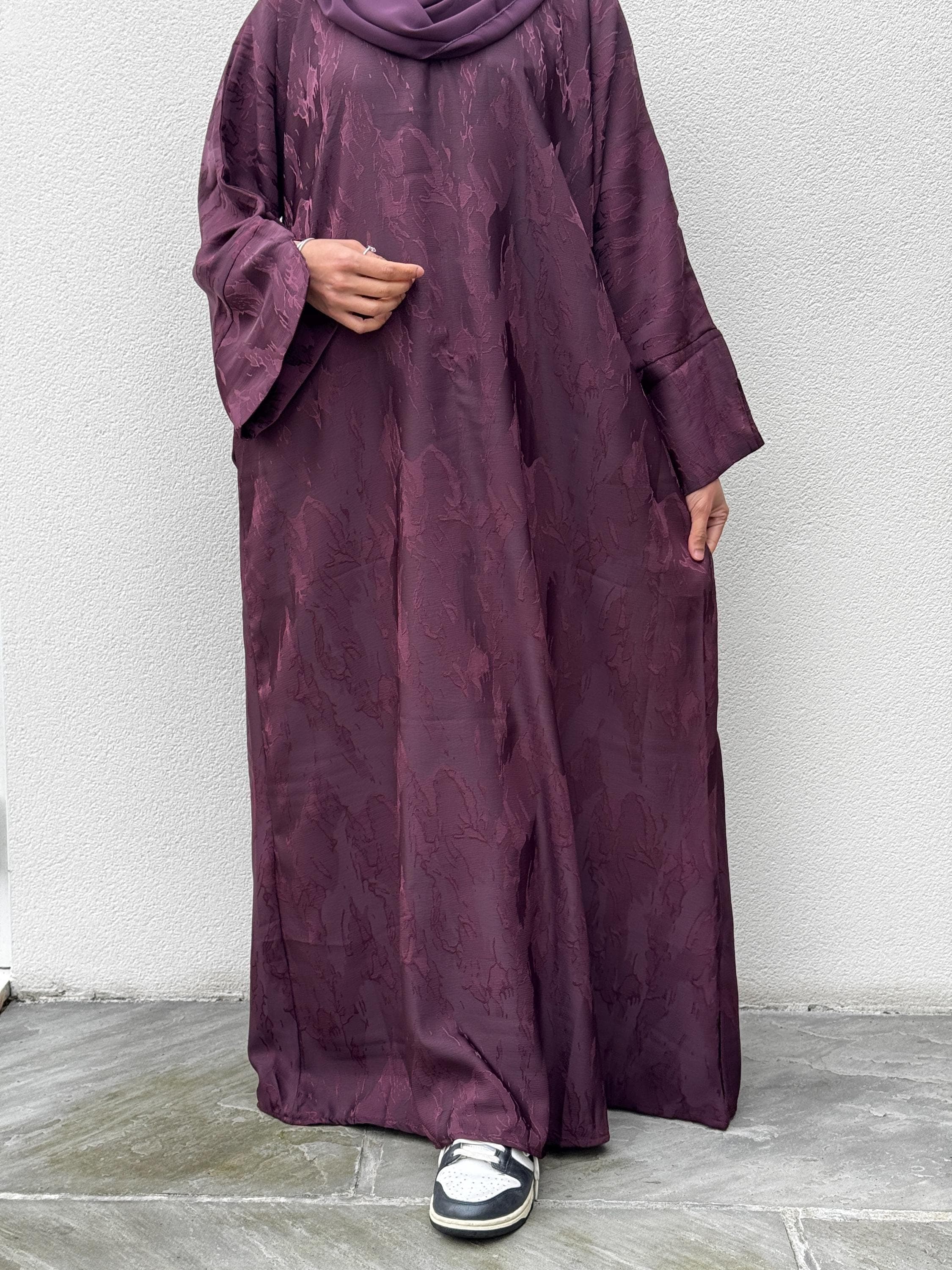 Elegant Jacquard Closed Abaya with Pockets and Scarf - Lightweight Women's - image 4