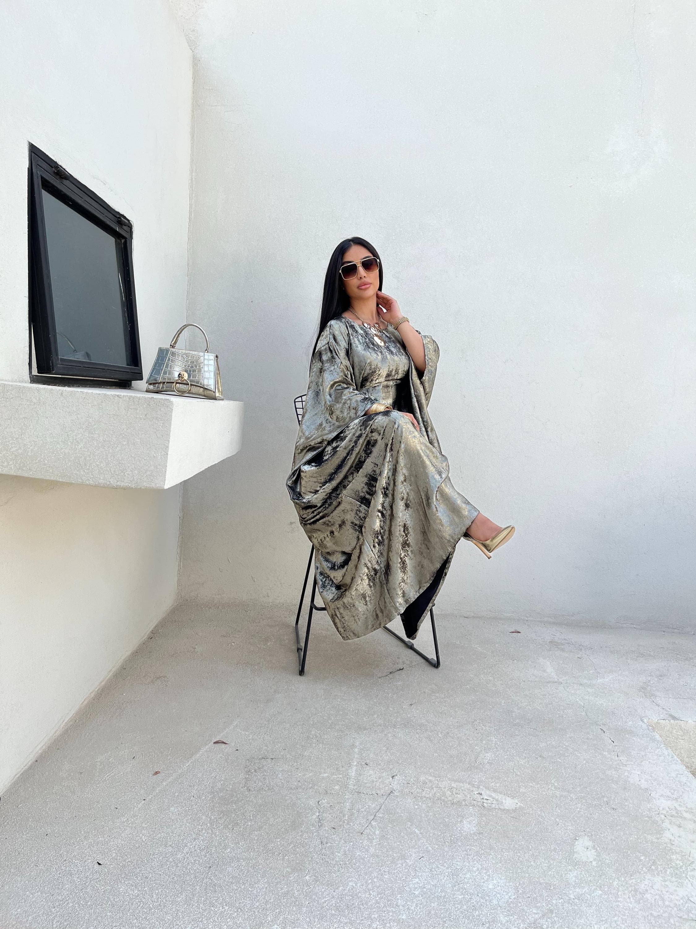 Golden classy abaya - image 4