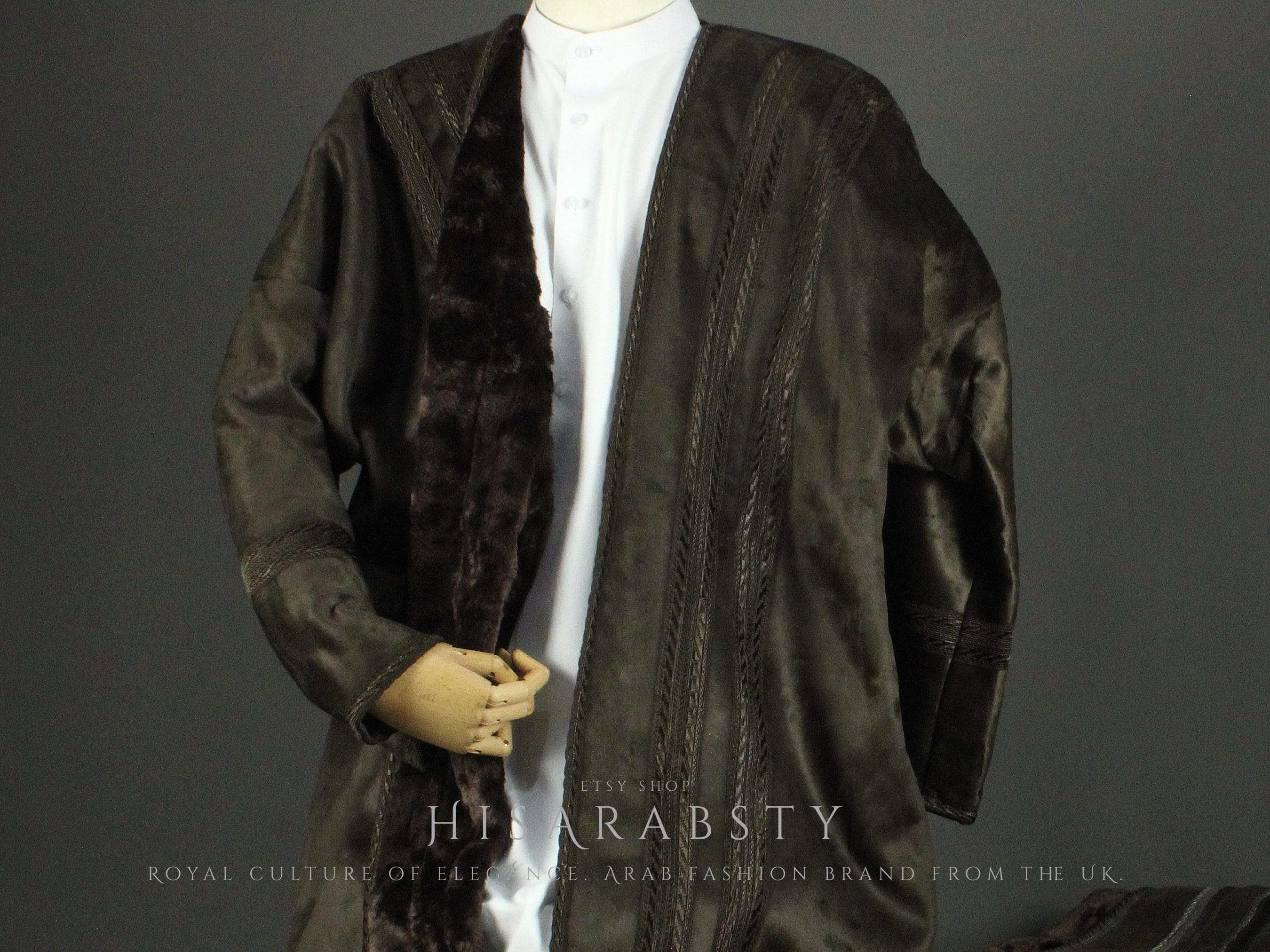Unique Dark Olive Green Colour Farwa Bisht Cozy Arabian Coat Fur Lined Warm Winter Coat Arabic Abaya Quality Arab Attire Perfect For Winter - image 4