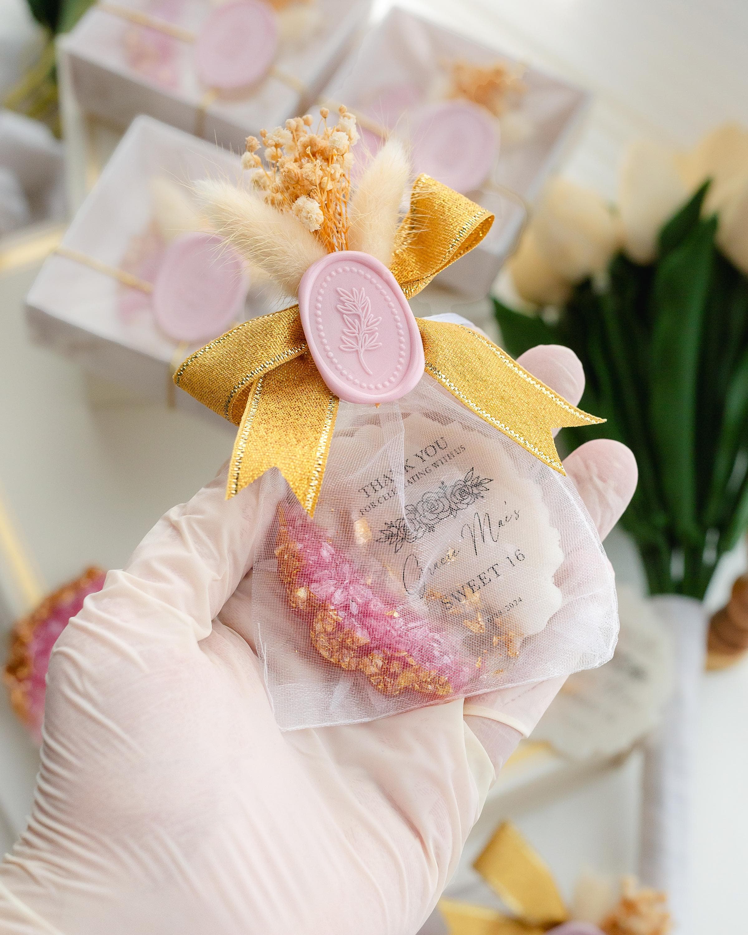 Guest thank-you magnet for baby showers or confirmations