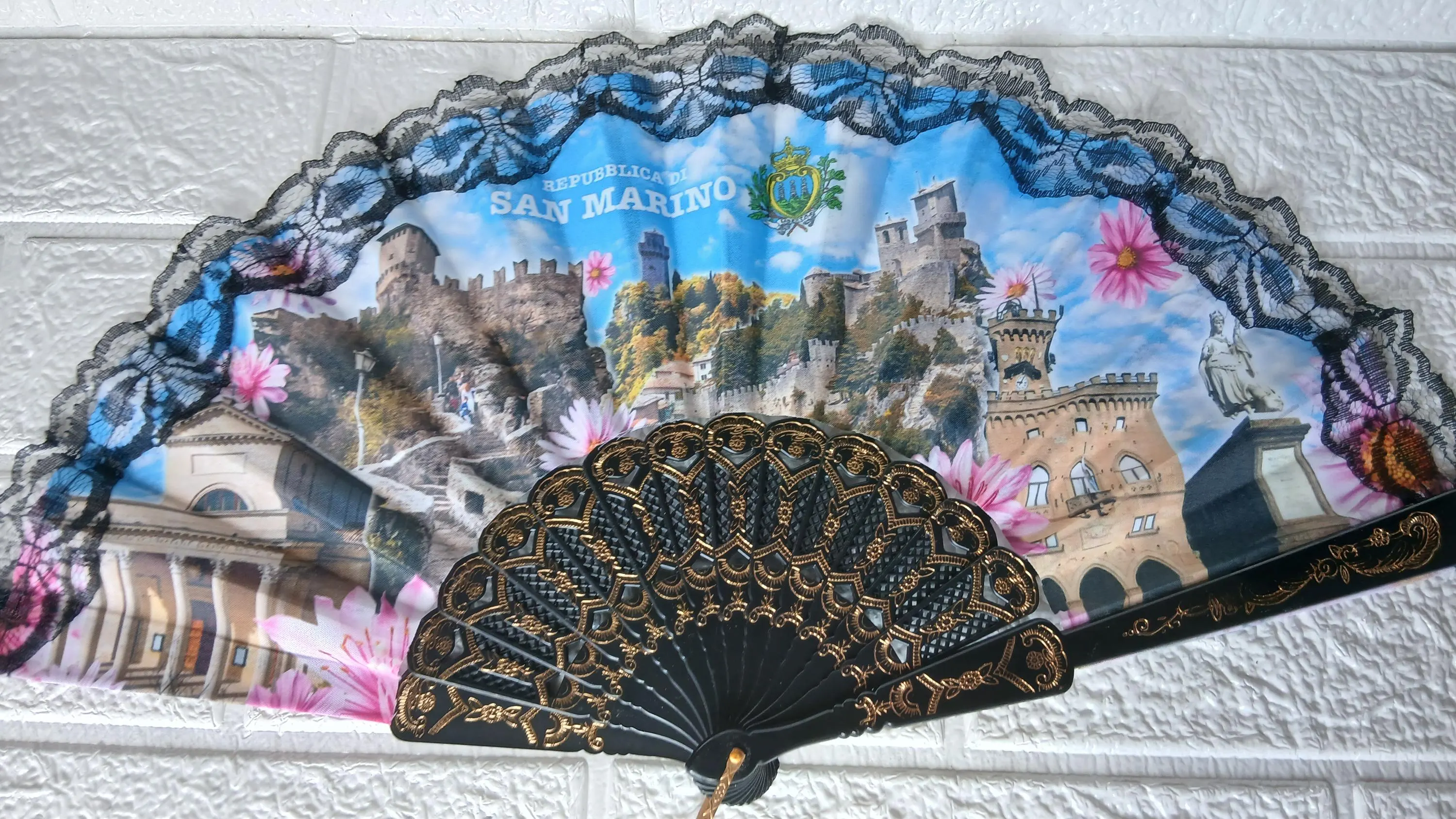 Vintage San Marino Folding Fan with Black Lace Trim,  Romantic Travel Souvenir