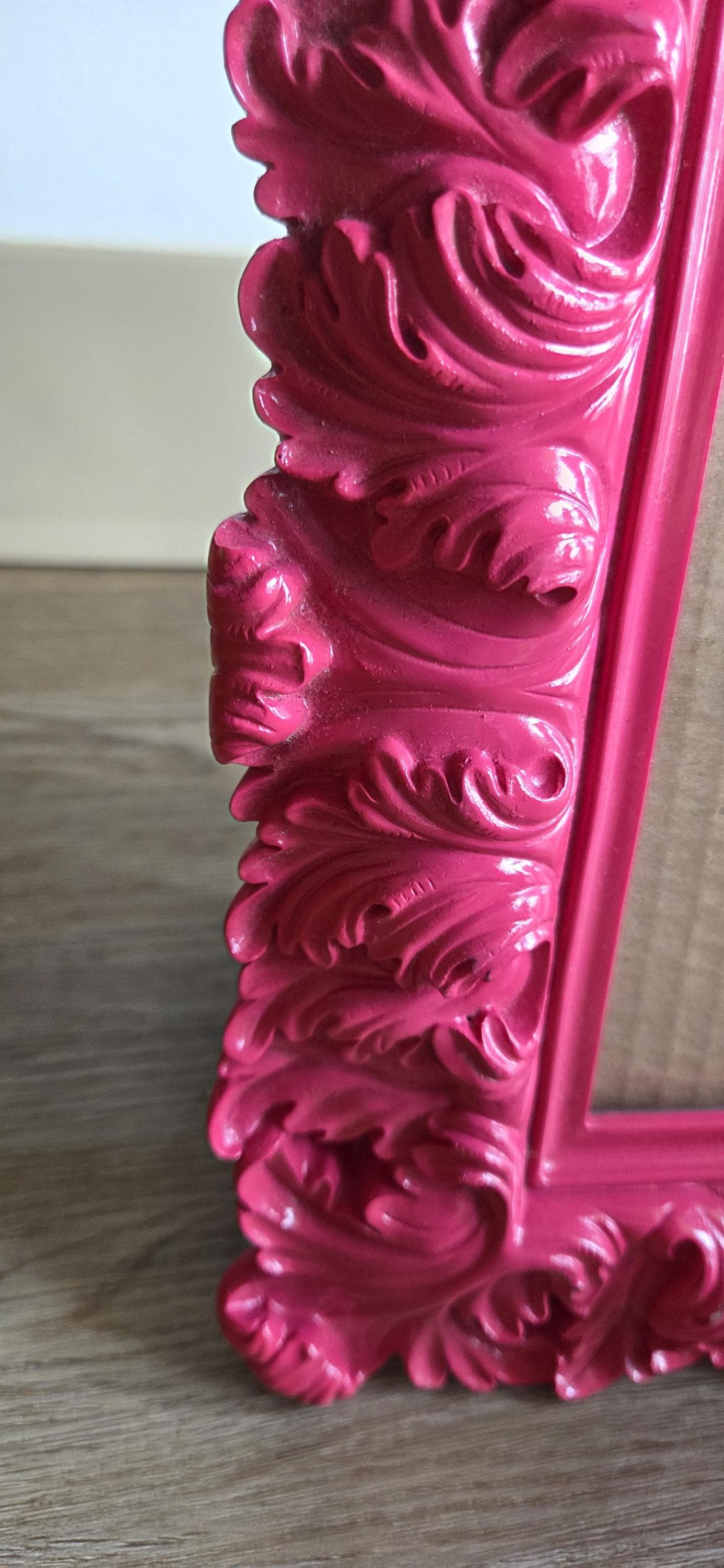 Hot Pink Baroque Resin Photo Frame (7"x5") – Ornate Victorian Style Tabletop Display - image 2