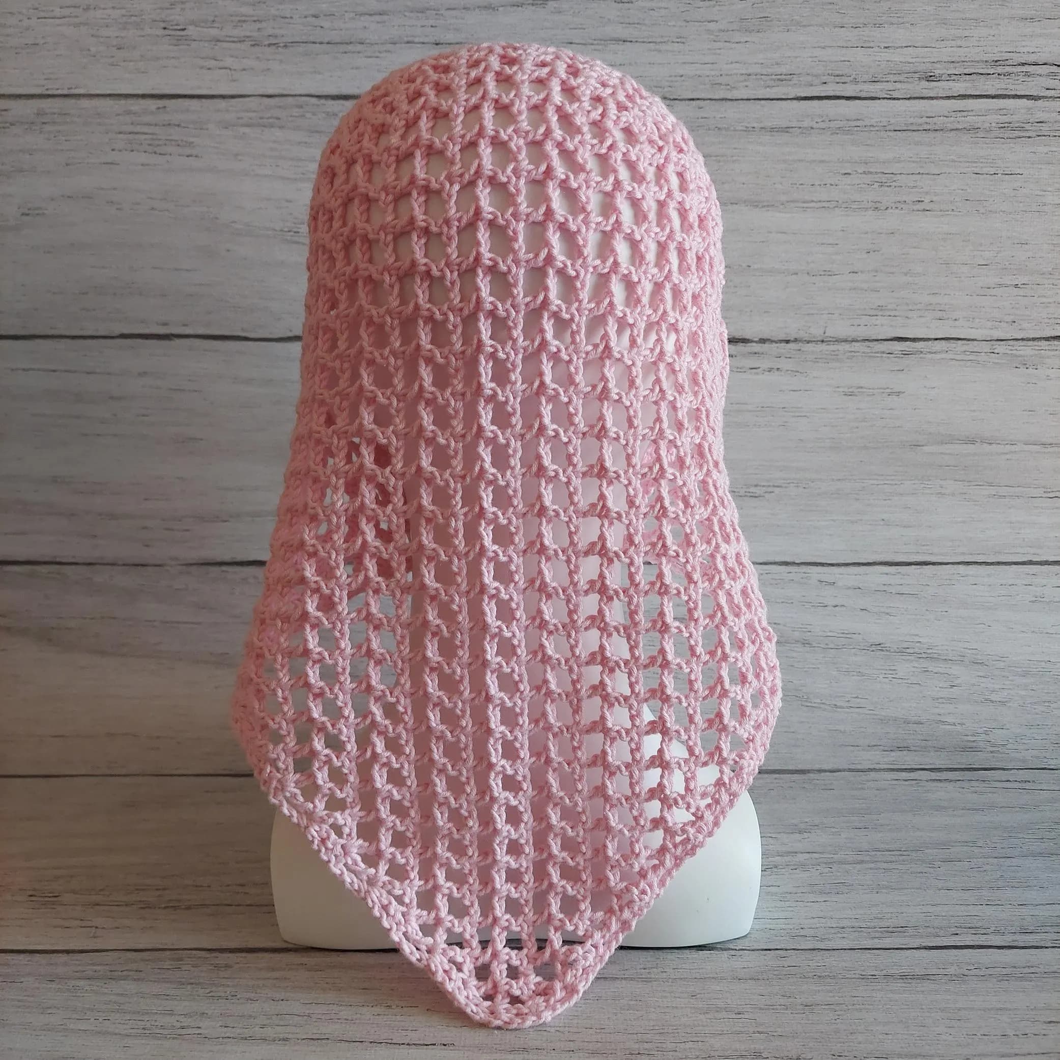 FILET CROCHET PATTERN for a lightweight summer hooded kerchief worn over long or curly hair to hold it in place. A modern combo of a basic lace bandana, a trendy mesh durag and a vintage ‘Babushka’ head scarf is a perfect Bad Hair Day Hat!