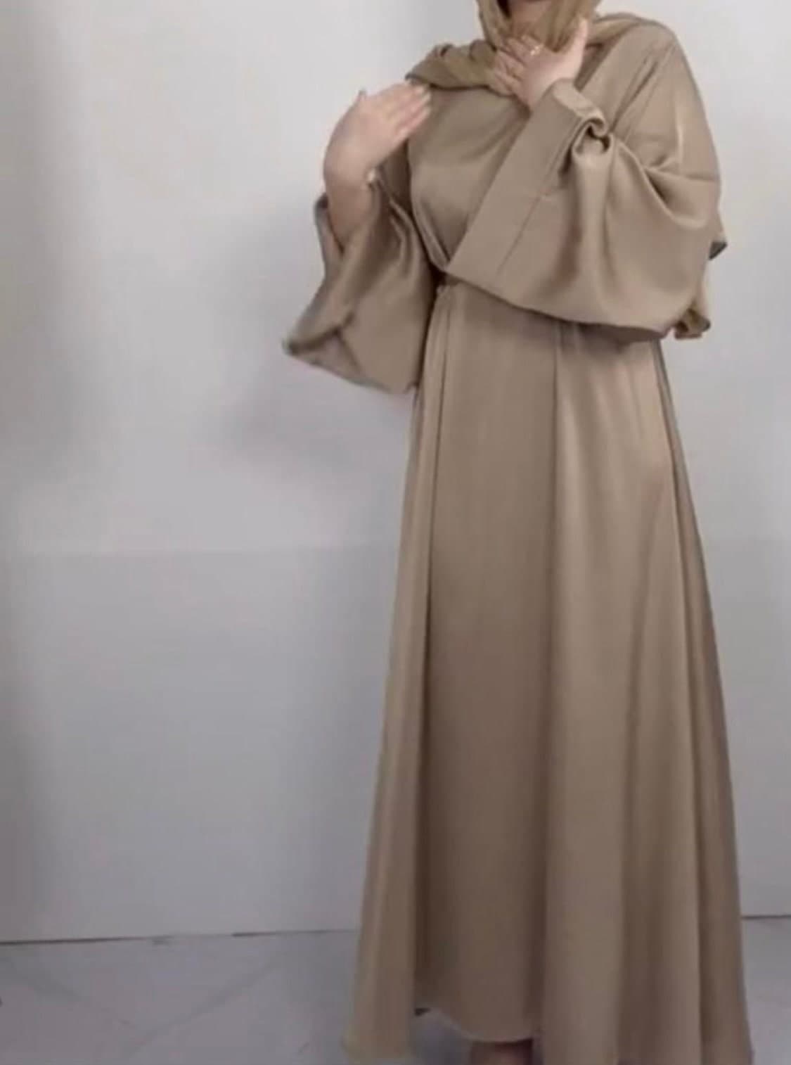 Satin abaya with flare sleeves and belt - image 5