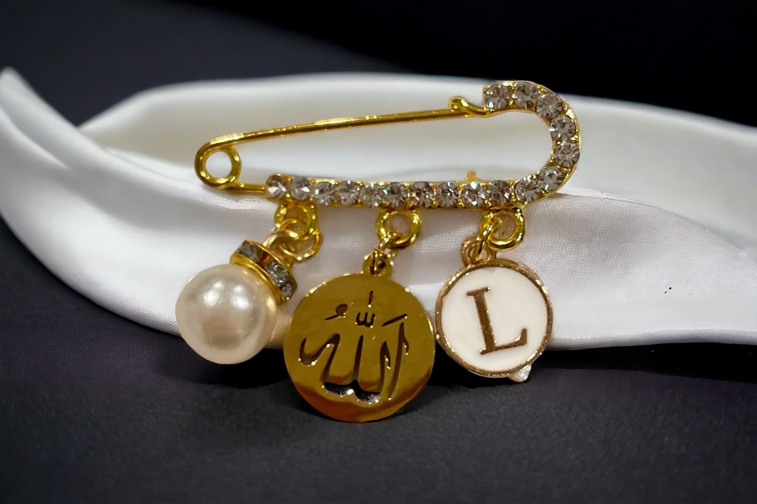 Personalized Baby Pin/Brooche, Islamic charm, Name initial charm