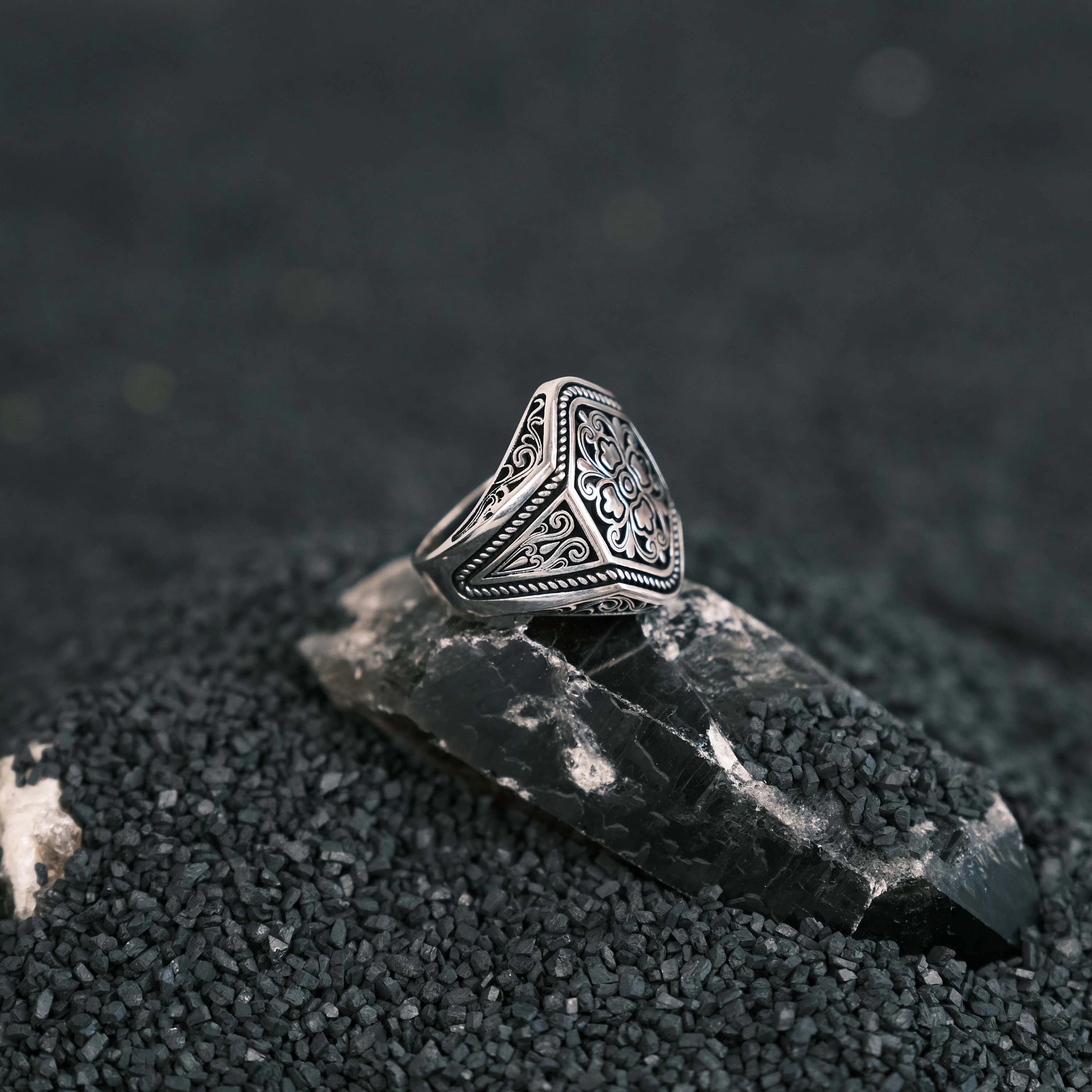 Handmade 925 Sterling Silver Men's Ring: Personalized Unisex Band
