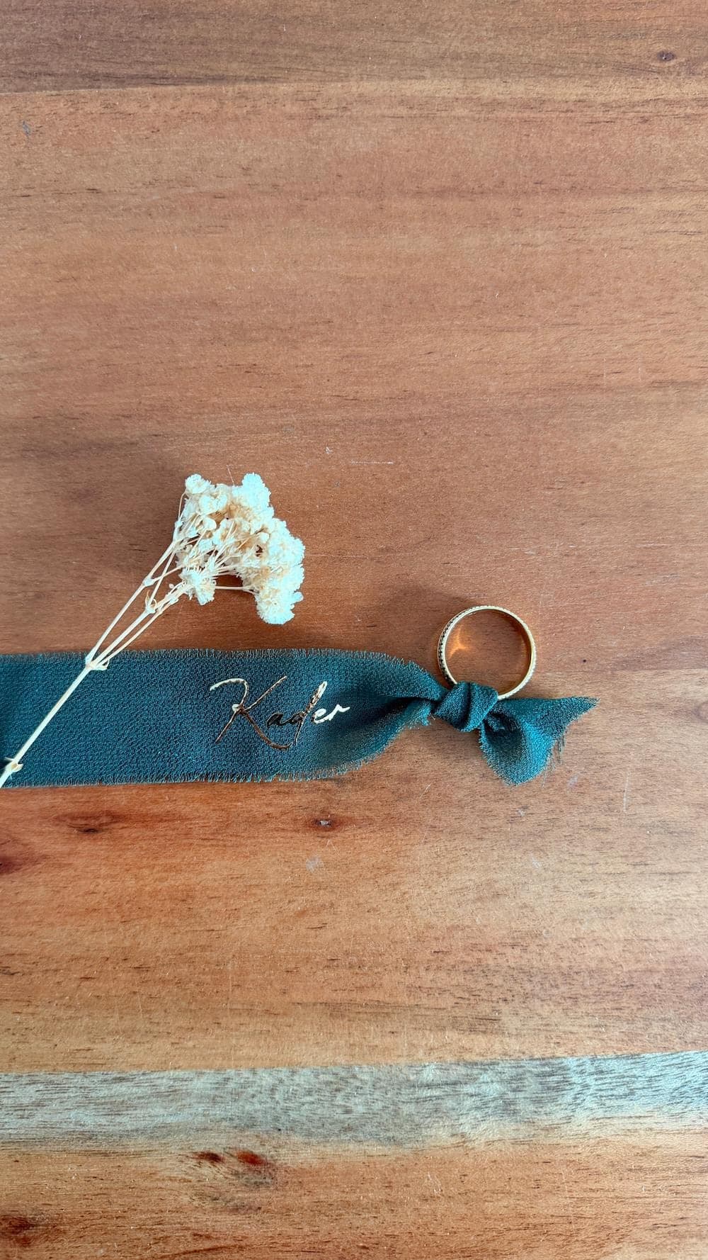 Personalisiertes Ringband Chiffon Dunkelgrün 25mm mit 2 Namen, Trauringband Fransen, Hochzeit Verlobung Ringkissen Alternative - image 4