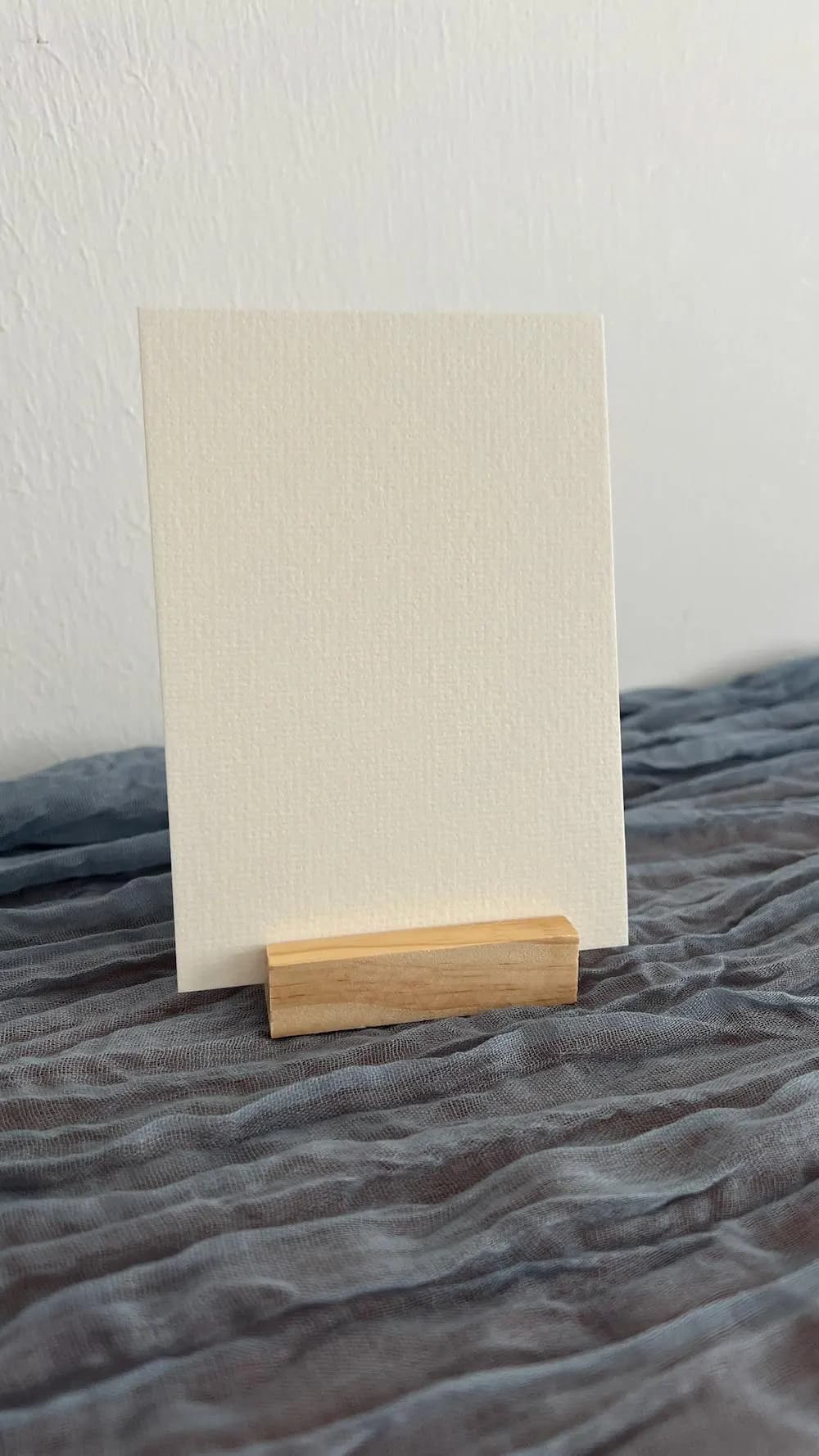 Holzkartenhalter – Stilvolle Präsentation für Fotos, Notizen & mehr - image 5