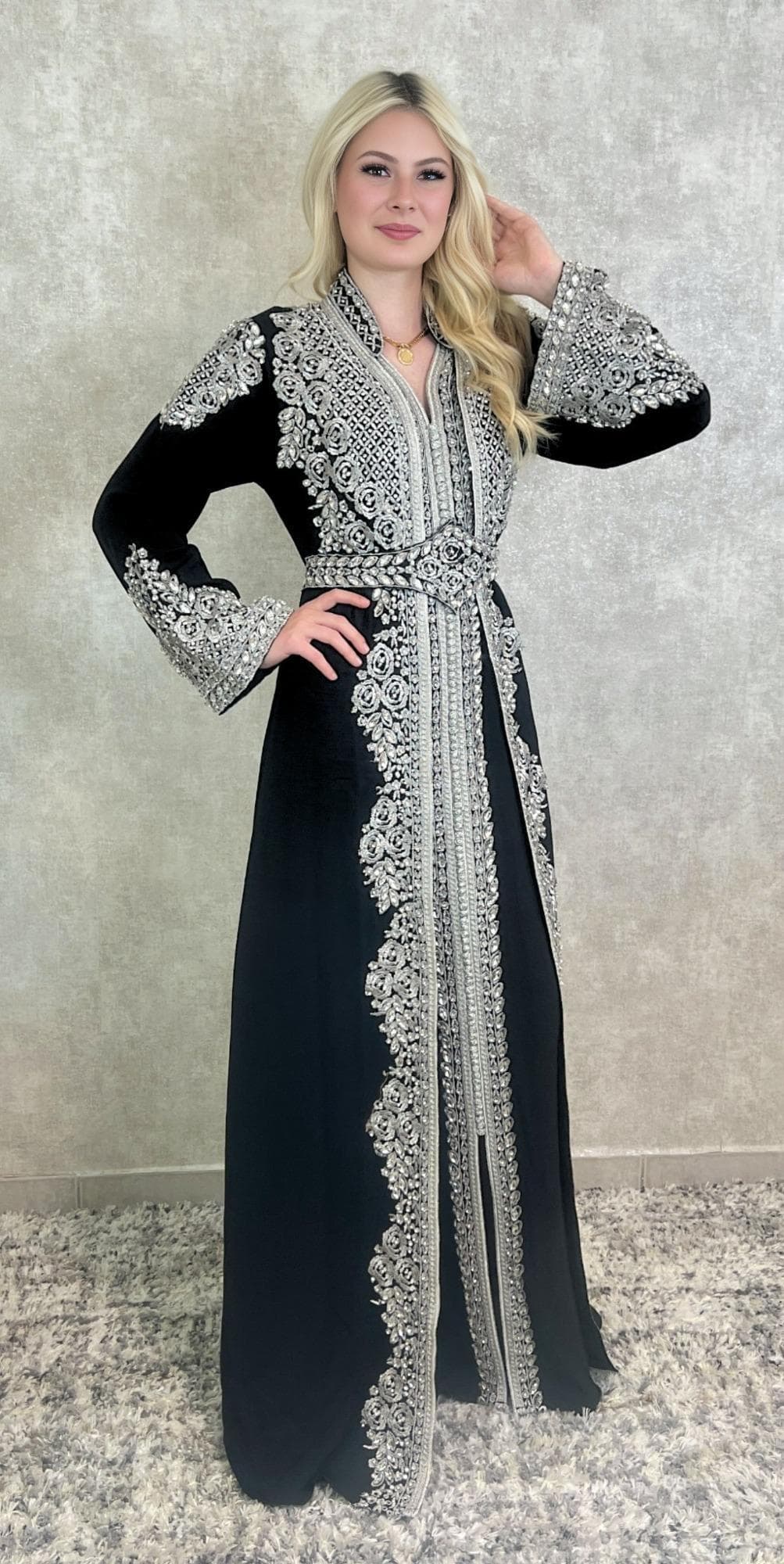 Kaftan Balkies mit Abaya, schwarz, Trompetenärmel, Gürtel,  silber Stickerei, Abendkleid, Hochzeitsdress, Verlobung, Hennakleid, Festkleid