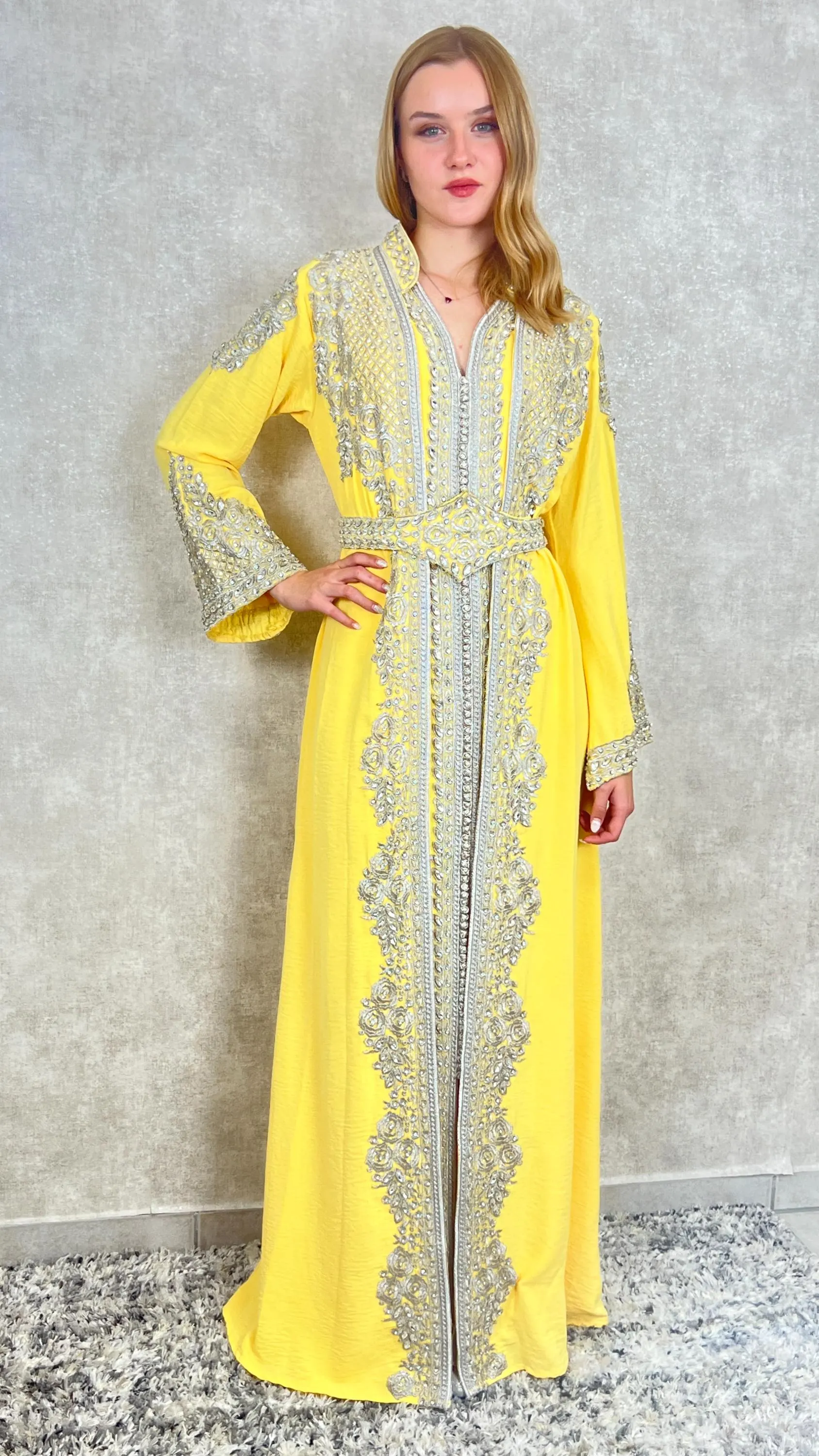 Kaftan Balkies mit Abaya, gelb, Trompetenärmel, Gürtel,  silber Stickerei, Abendkleid, Hochzeitsdress, Verlobung, Hennakleid, Festkleid
