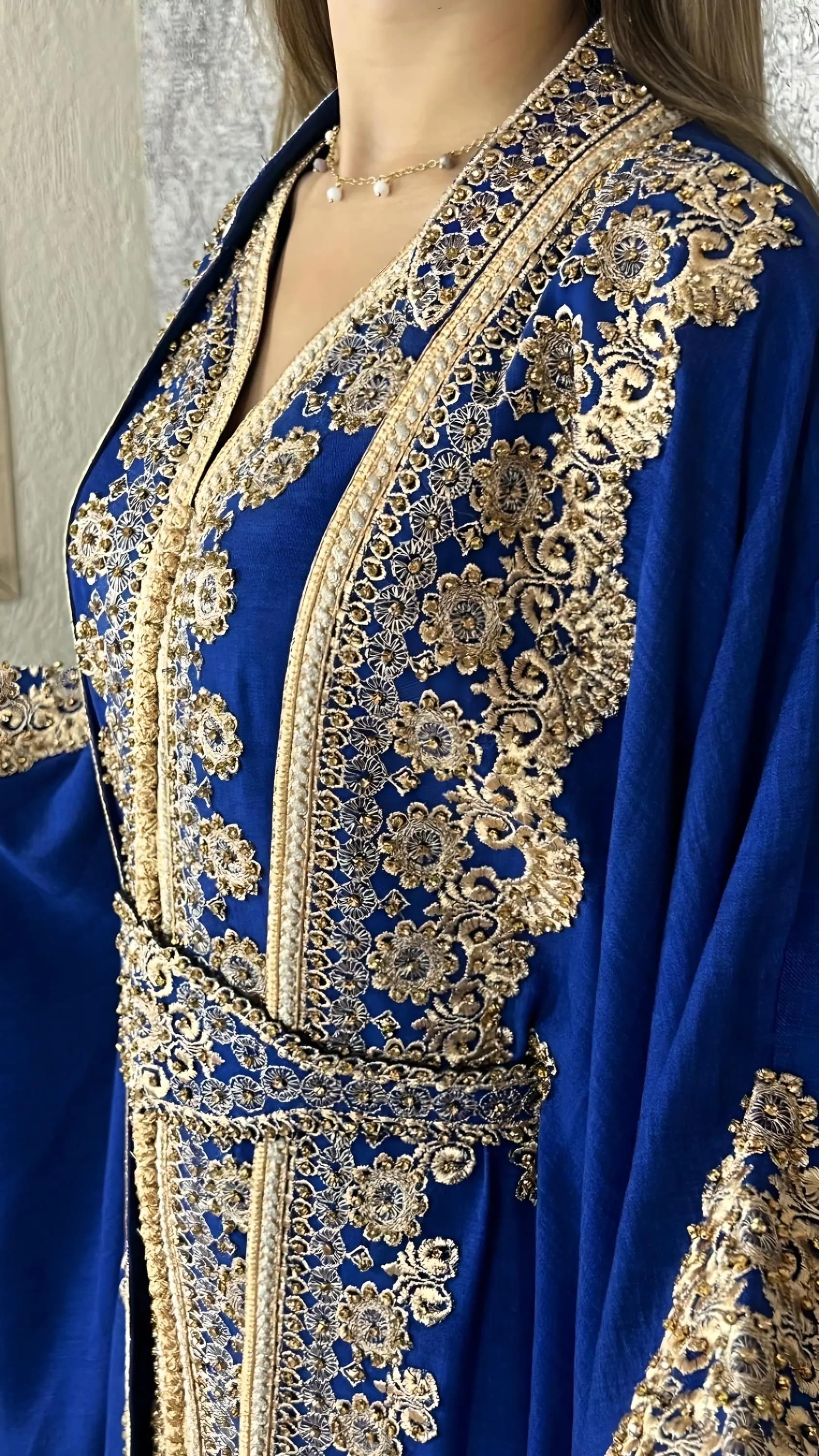 Kaftan Jasmin mit Abaya, Royalblau, Butterfly Ärmel, Gold Stickerei, Verlobung, arabischer Kaftan, Jalabiya, Hennakleid, Festkleid, Takshita - image 5