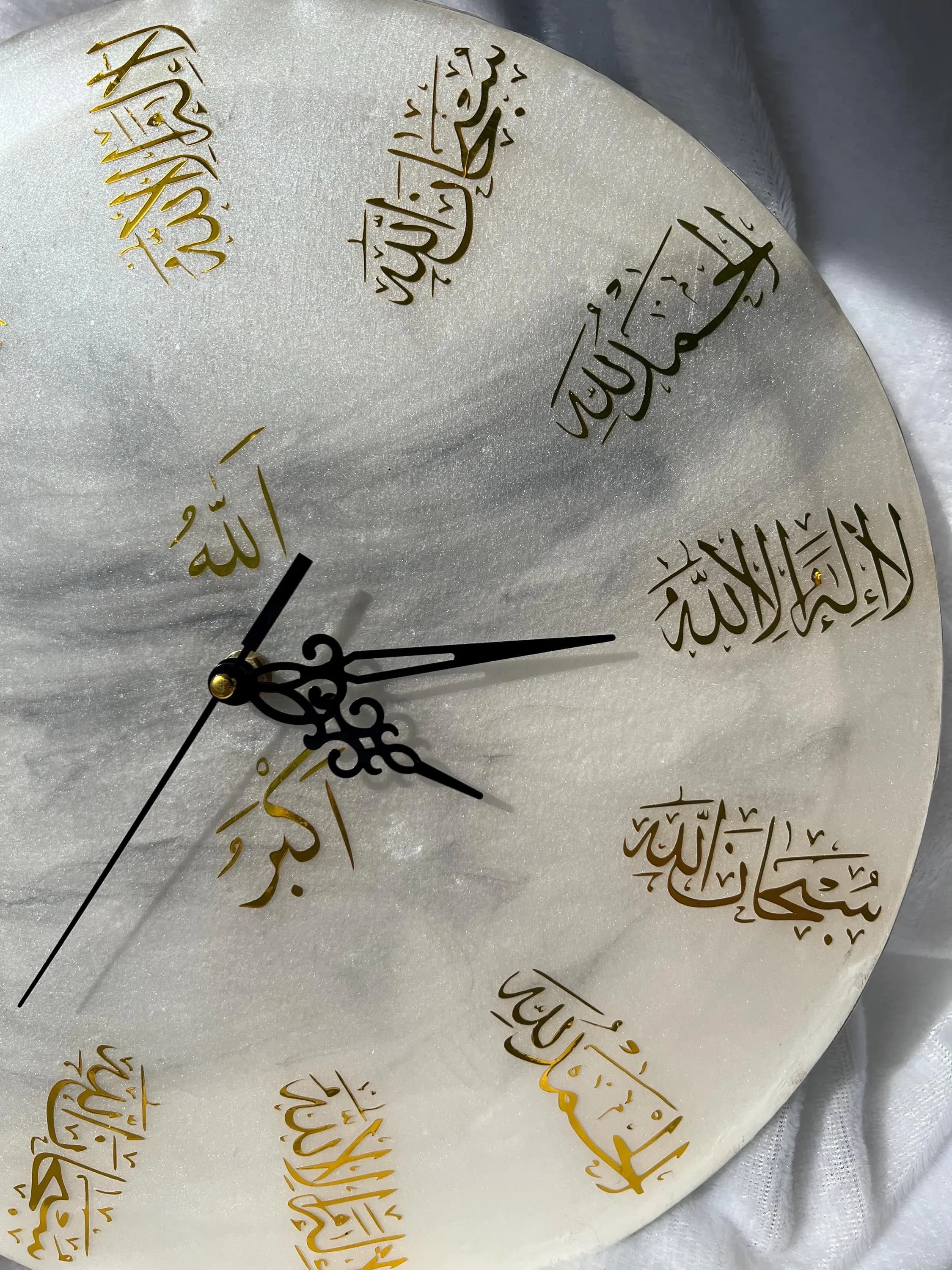 Resin Tasbeh Clock: Islamic Art, Wood Decoration, Custom Colors - image 3