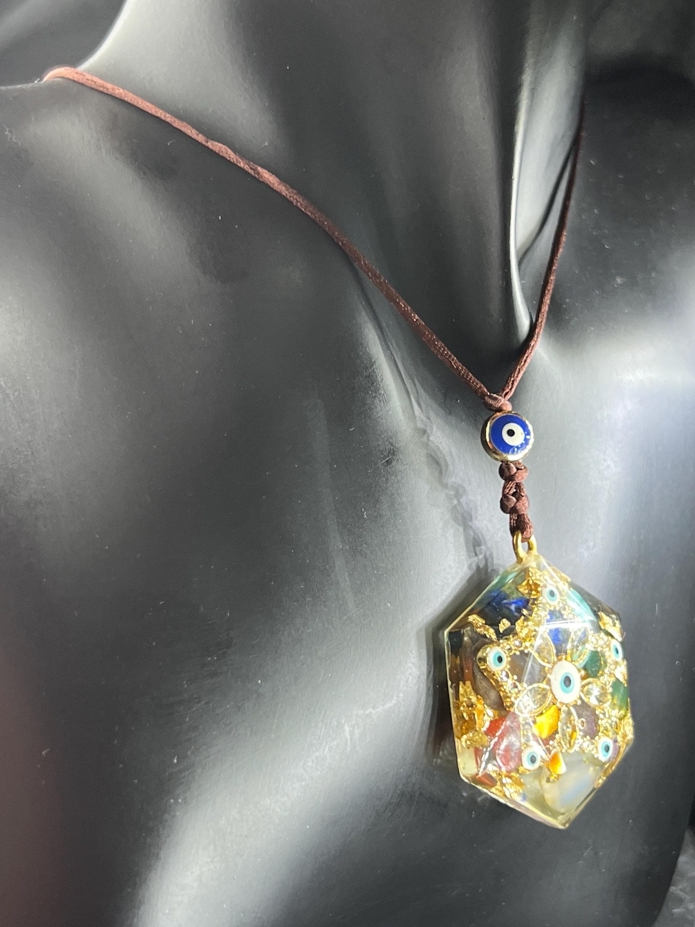 Resin, 7 chakras, evil eye protection, pentagon Star, Suryani, asyrian traditional amulet, 7 chakras gemstones, healing energy