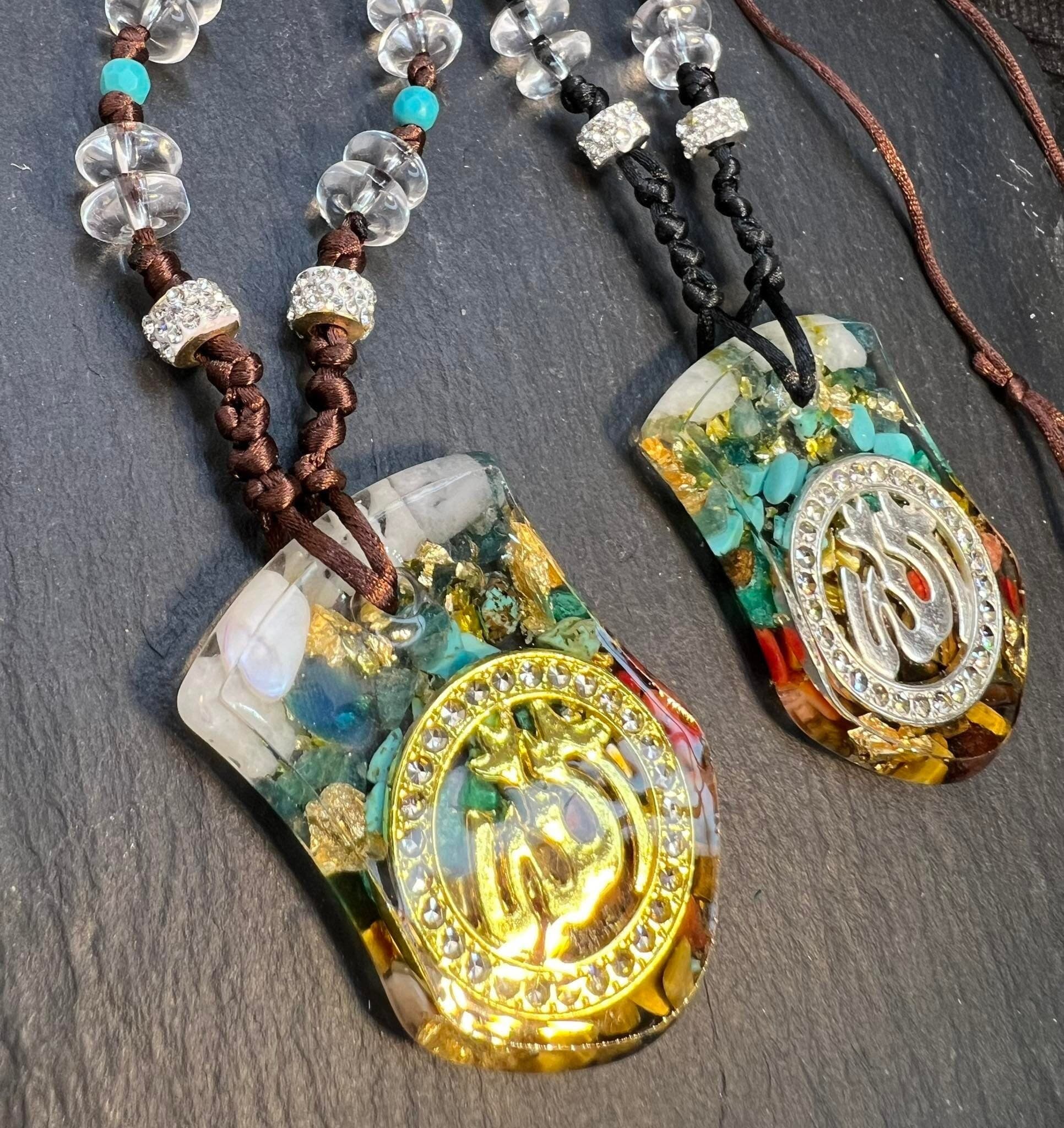 Handmade resin Necklace, with an Islamic Kalligraphie, 7 chakras natural gemstones reiki meditation energy