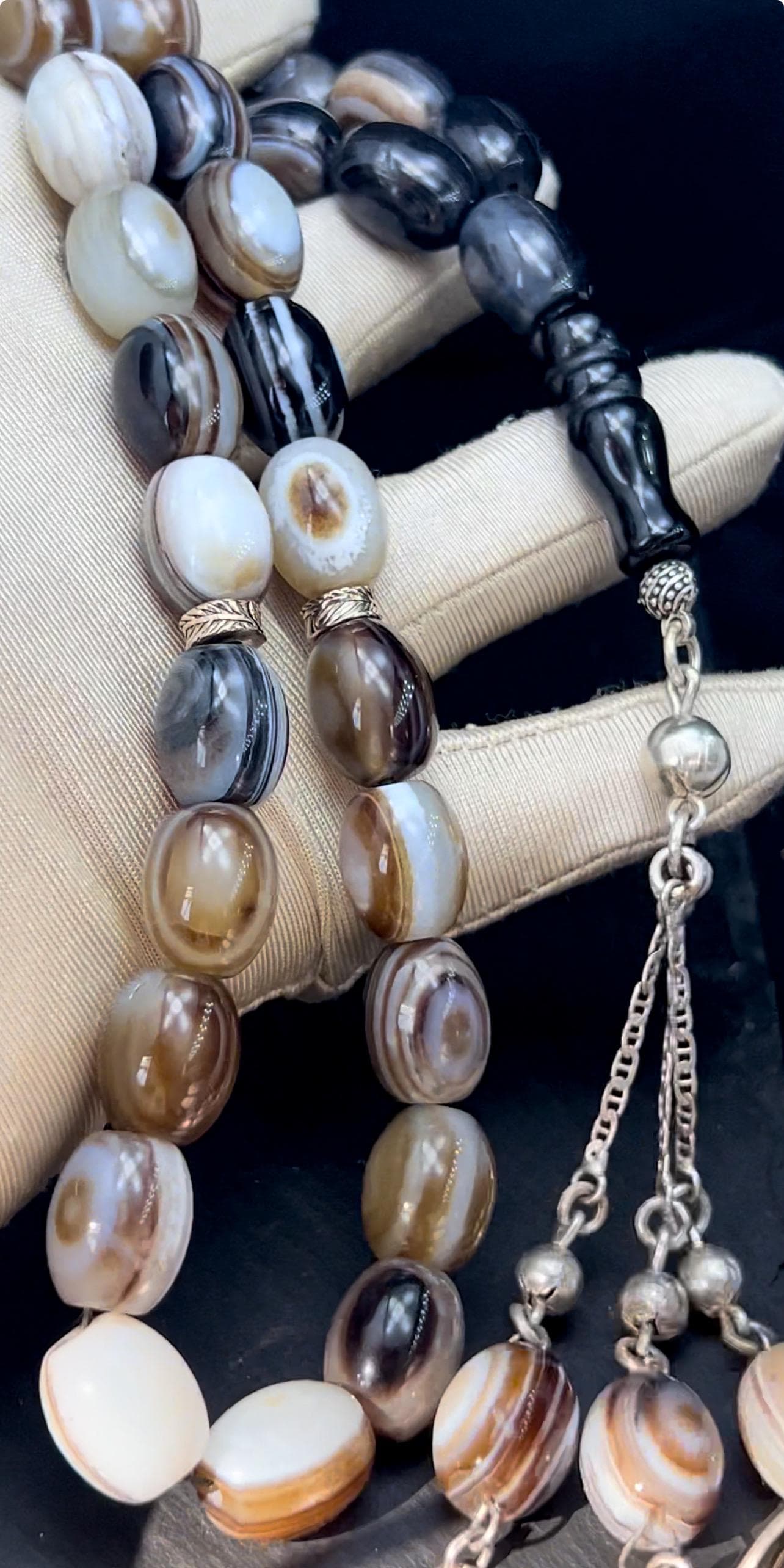 Natürliches Sulemani Akik Achat Tasbih, groß 15mm, 925er Silbere Quaste, Heilungsenergie Reiki, Wurzelchakra, AkueShop.