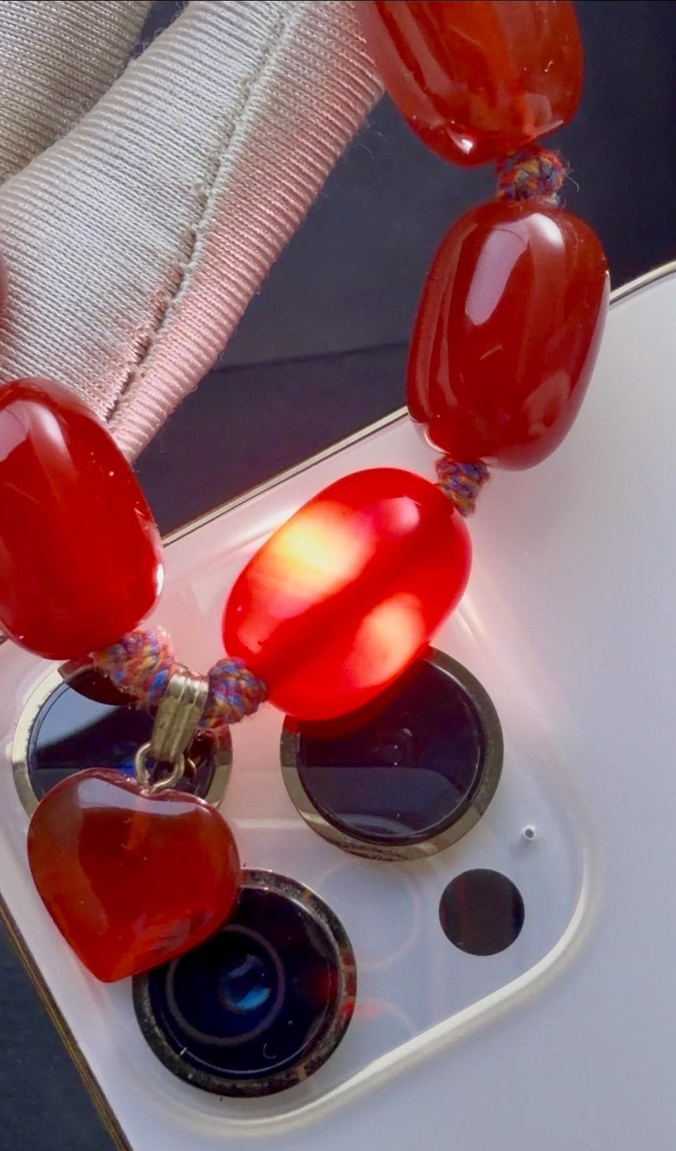 Red Agate chunky big size natural stone beads, tested by light to show the inner agate stripes stamp