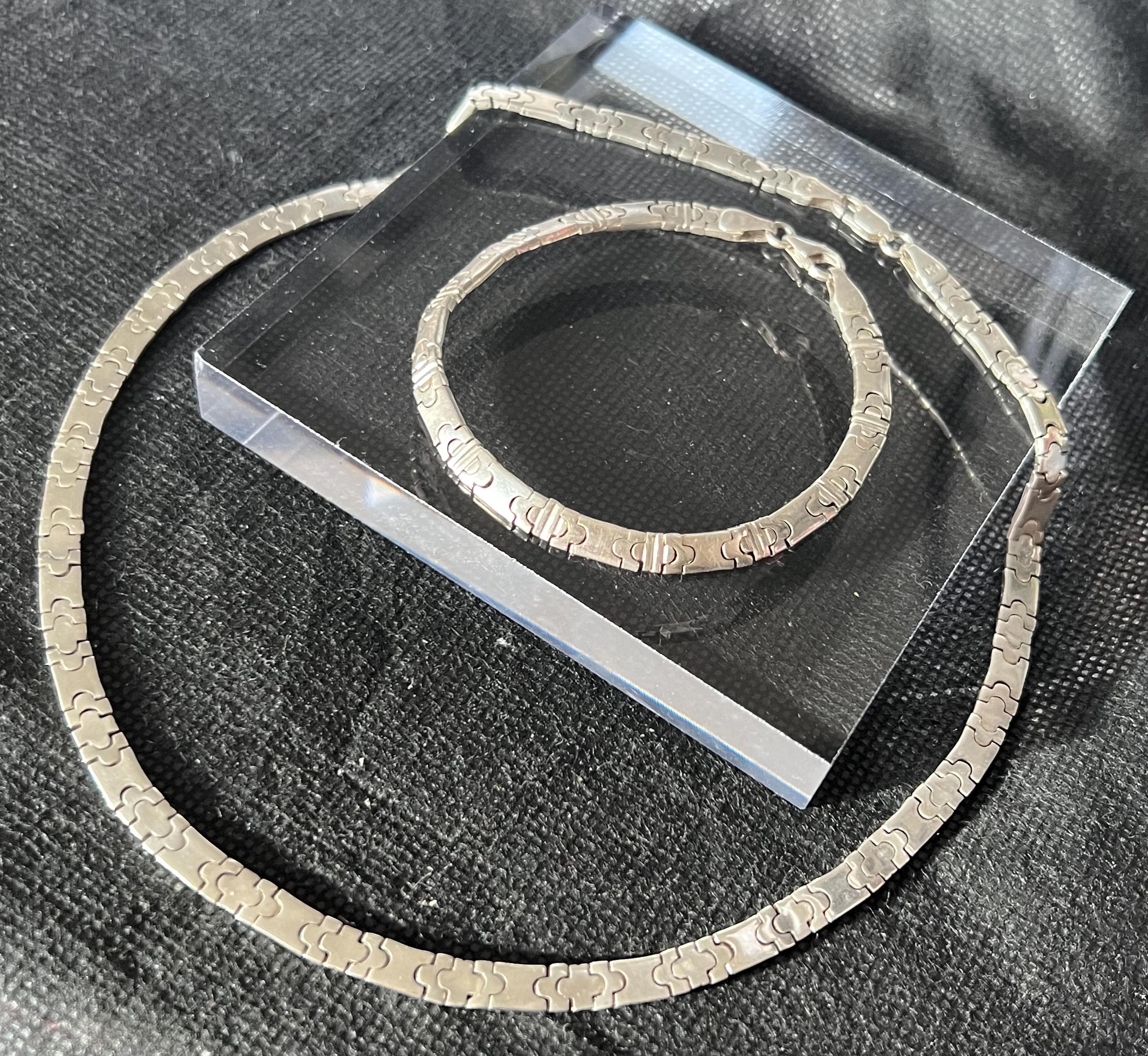 Product photo showing vintage 925 silver link chain necklace and bracelet set with 7mm thick lick chain.