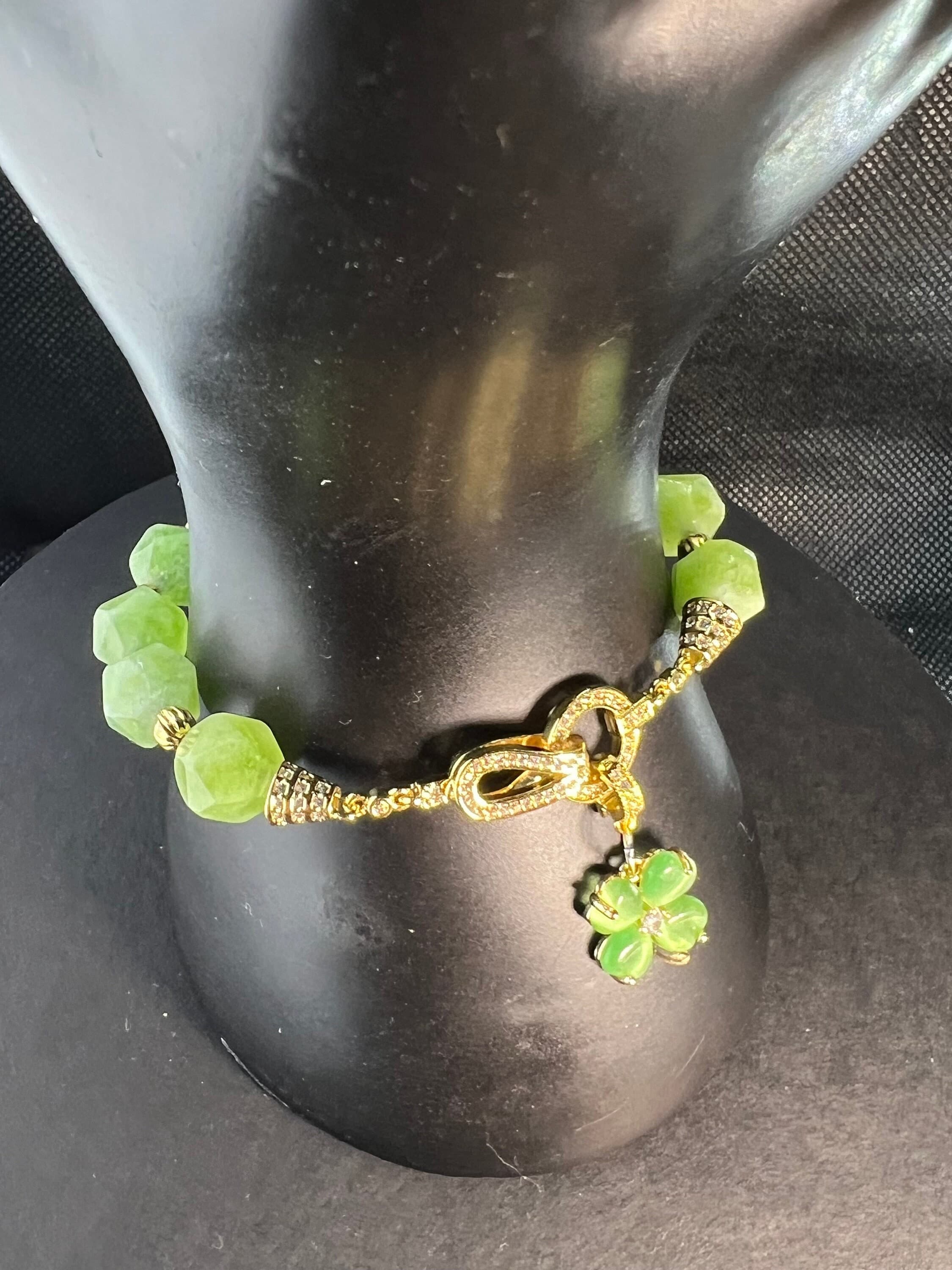 Handmade gold plated Bracelet, Natural Peridot Gemstone clover luck, heart Chakra positive energy