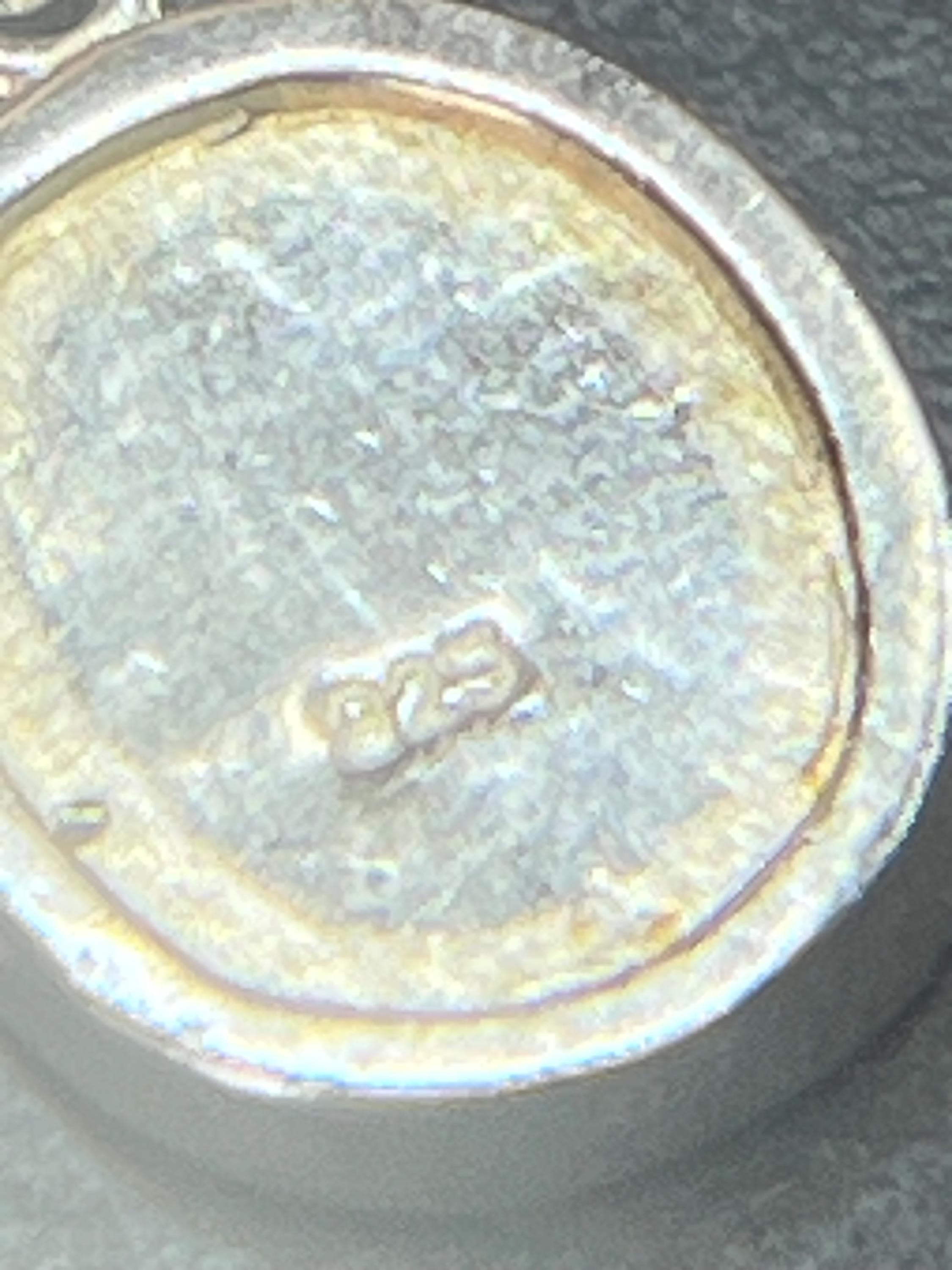 close up on the hallmark: 925