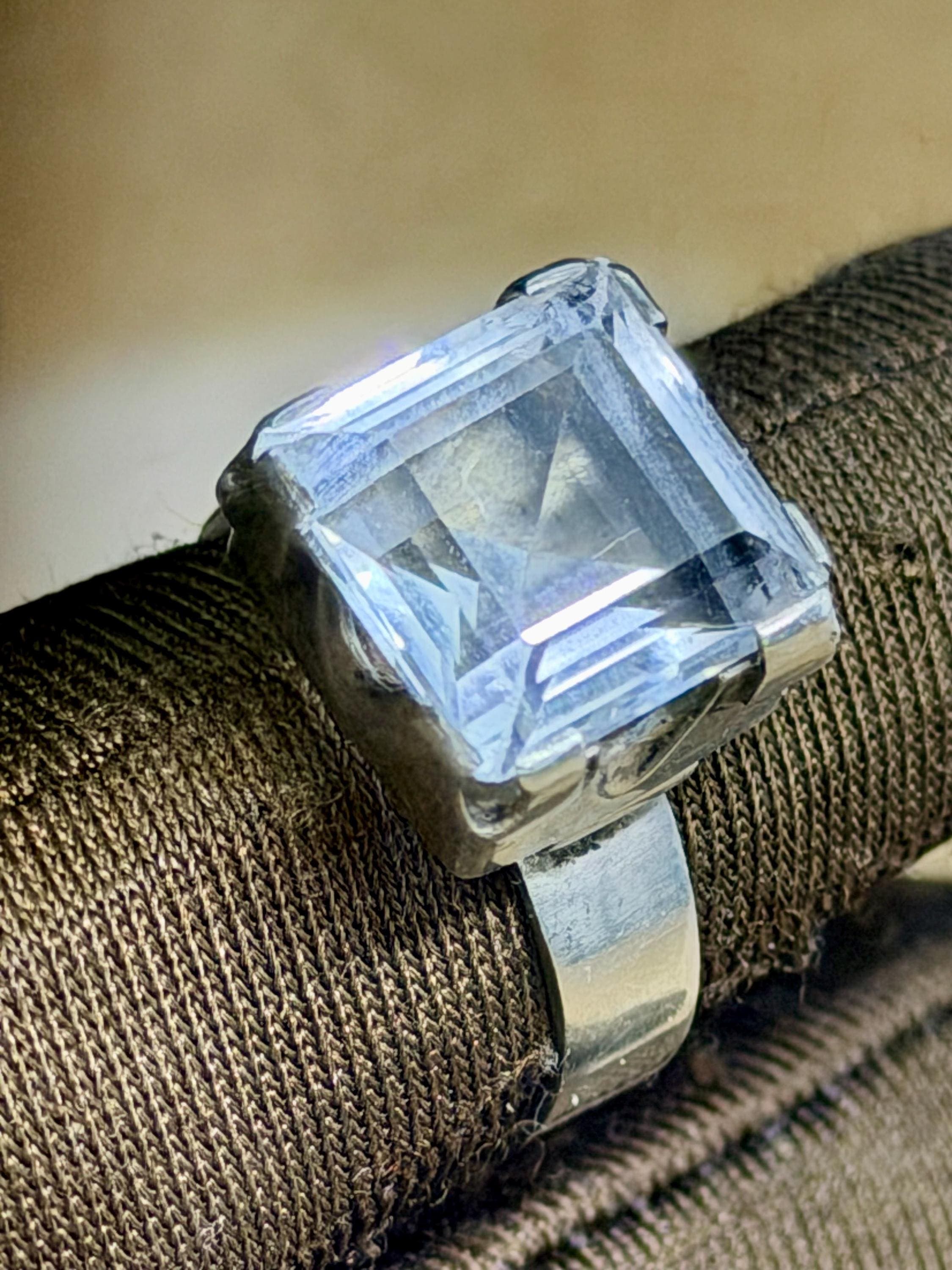Vintage 1980s 925 Silver Ring with Large Quadrant-Cut Spinel Gemstone