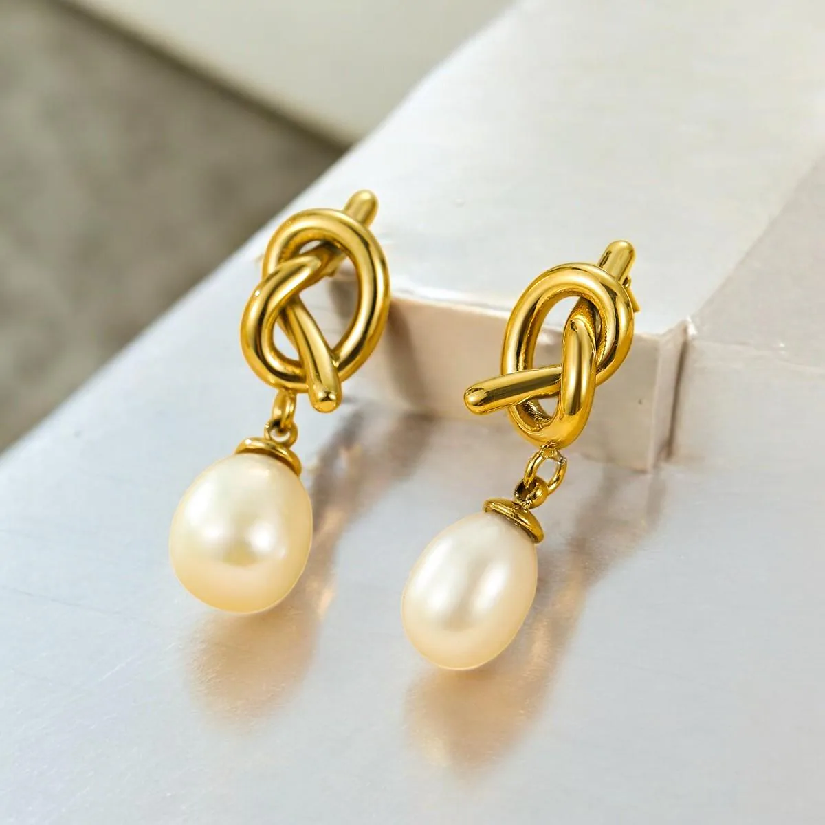 Pearl Drop Tops Earrings Gifts for Her| Wedding Bride Bridesmaid Presents | Trendy Modern Gold Earrings |Presents for Her | Everyday Wear