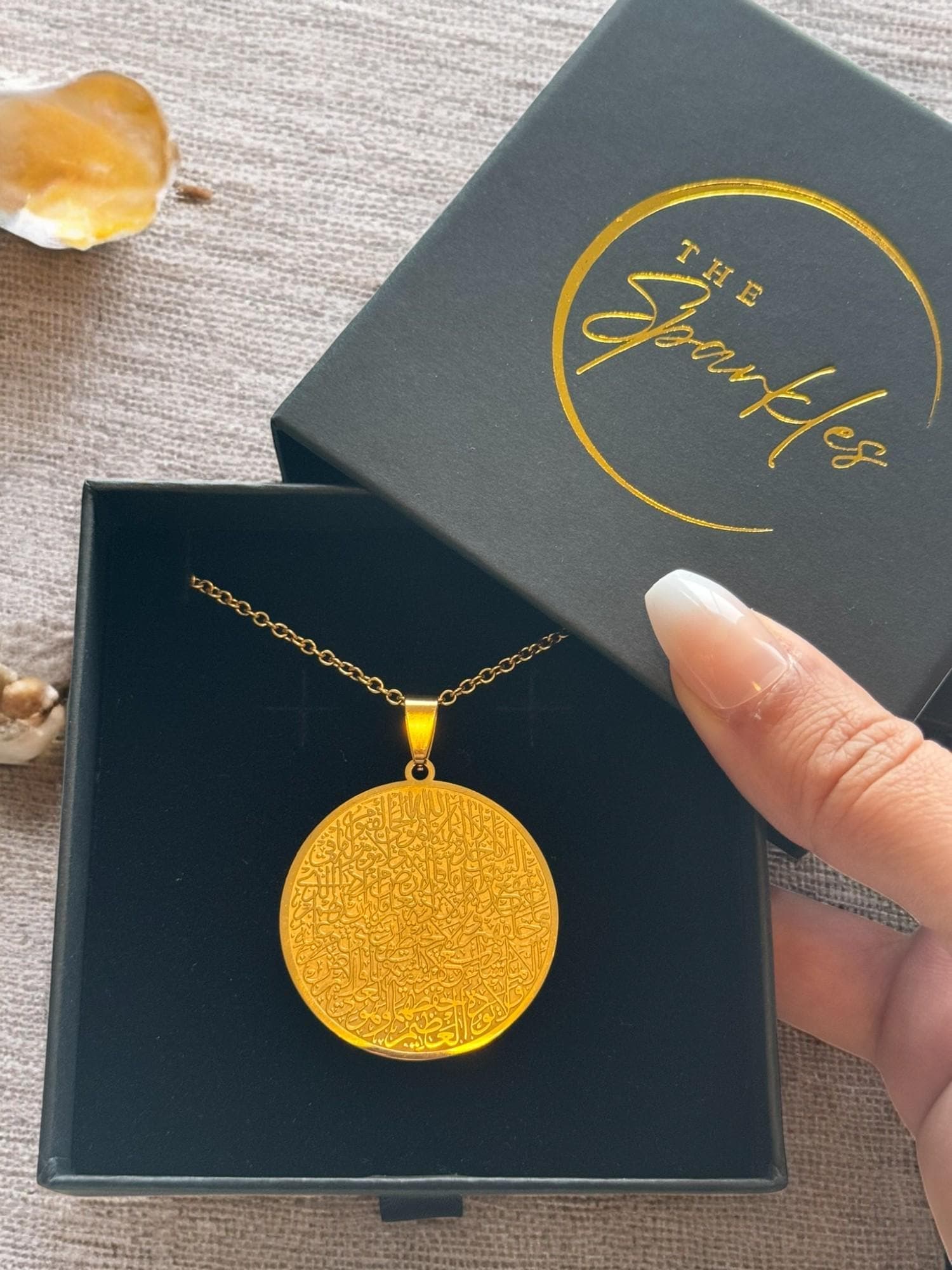 Calligraphy Arabic Gold Plated Round Thick Pendant Necklace. Islamic Jewelry for Muslims. Real Gold Plated Arabic Inspired Ayat Ul Kursi Pendant. Every Day wear, Non-tarnish. Makes a great present for women for Eid, Ramadan, Birthday & Anniversary