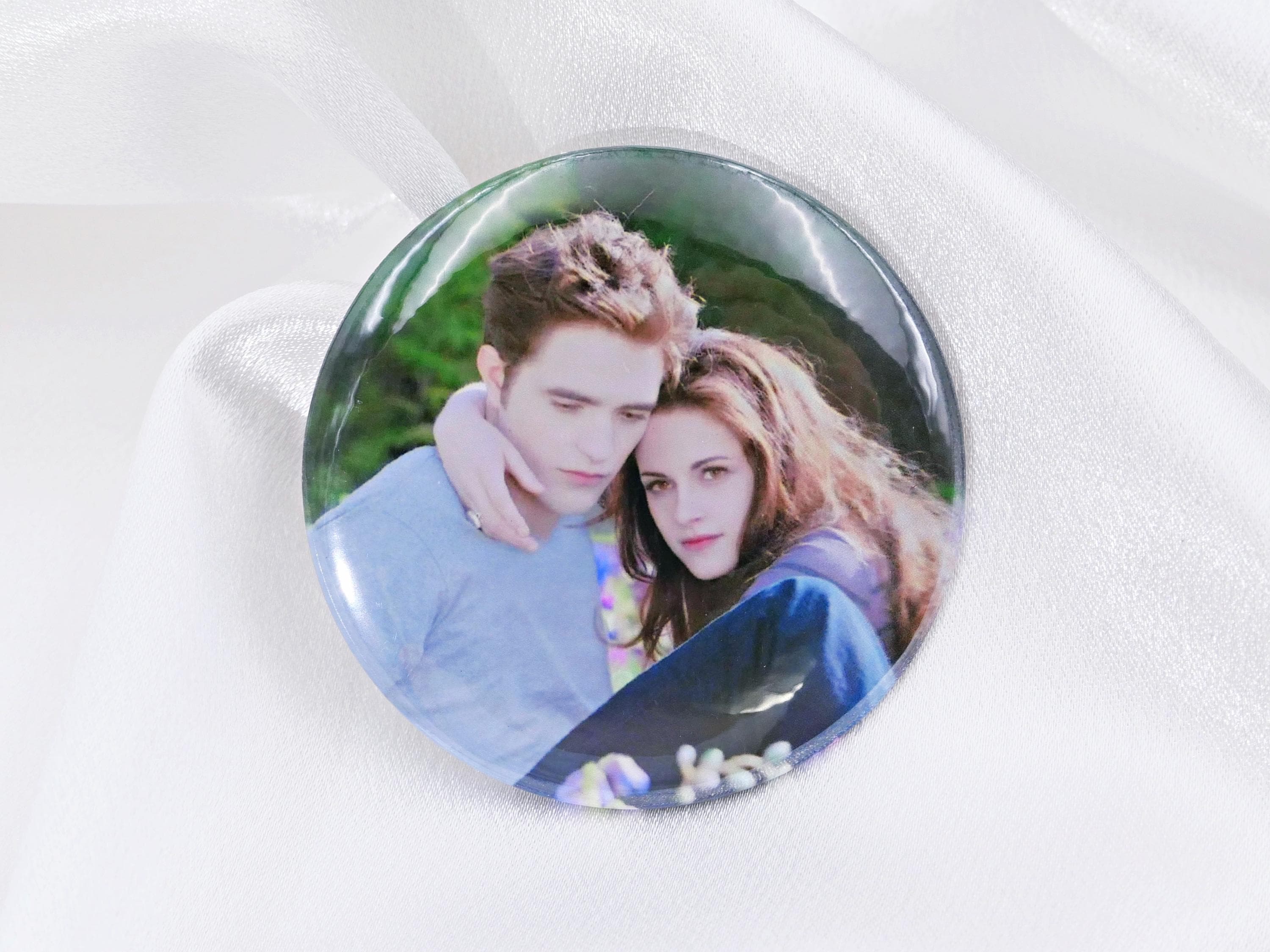 Twilight Pin button / Photo button Pins / tinplate badge / tinplate pins / Tinplate buttons / Button Badge