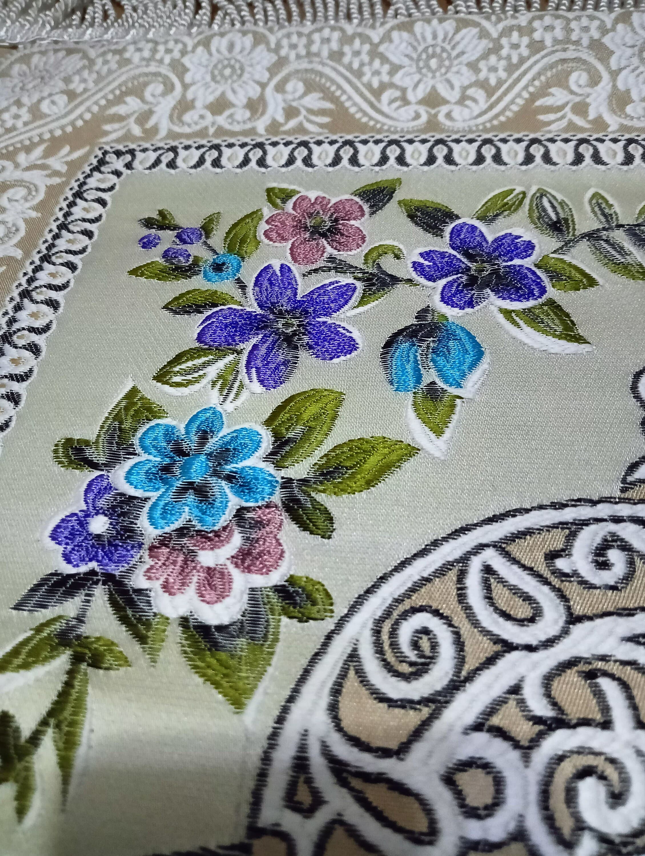 Floral Chenille Prayer Mat: Handwoven Islamic Sejadah - image 5