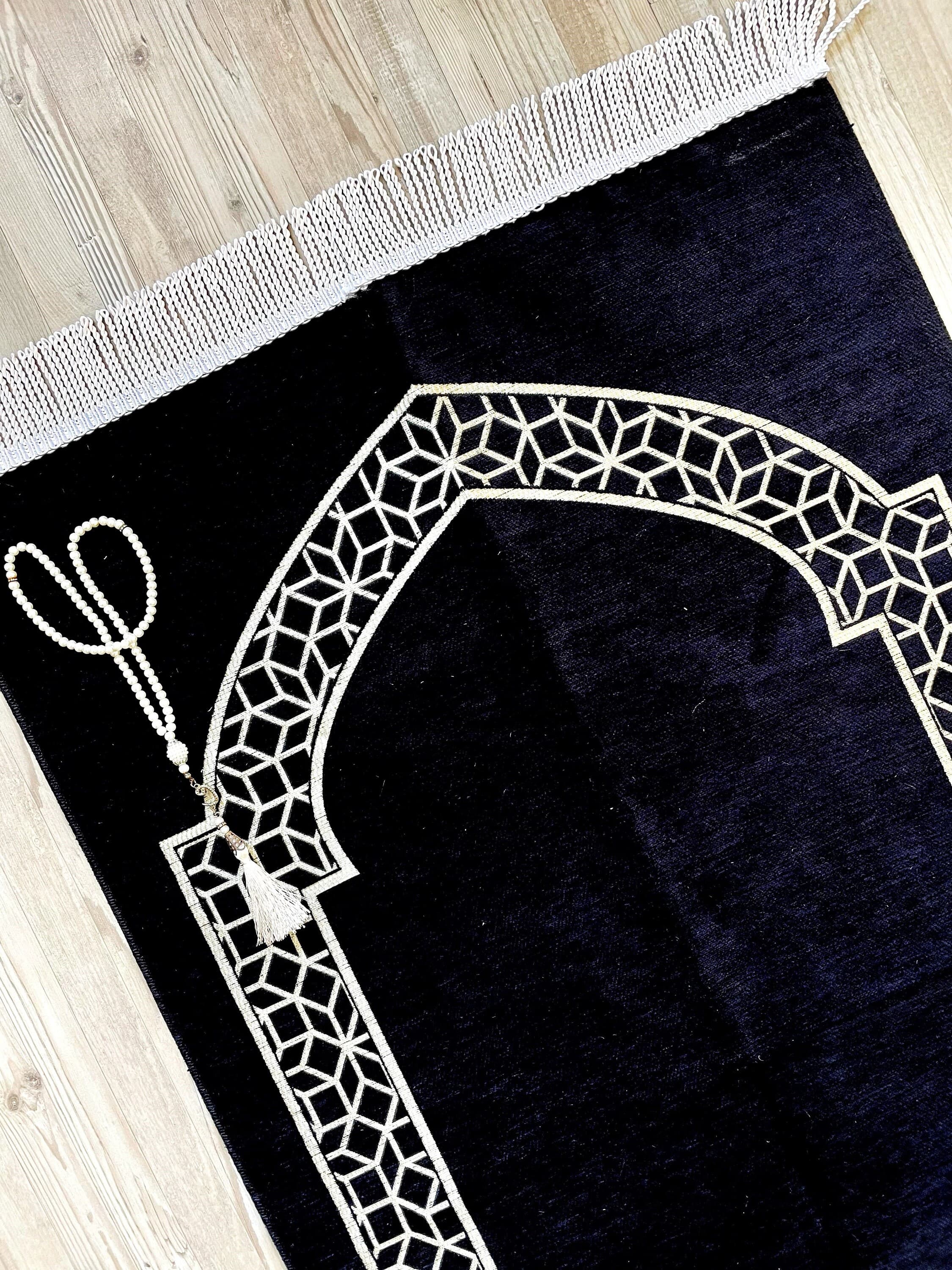 Black Chenille Prayer Mat: Handwoven Muslim Gift (67x115cm) - image 5