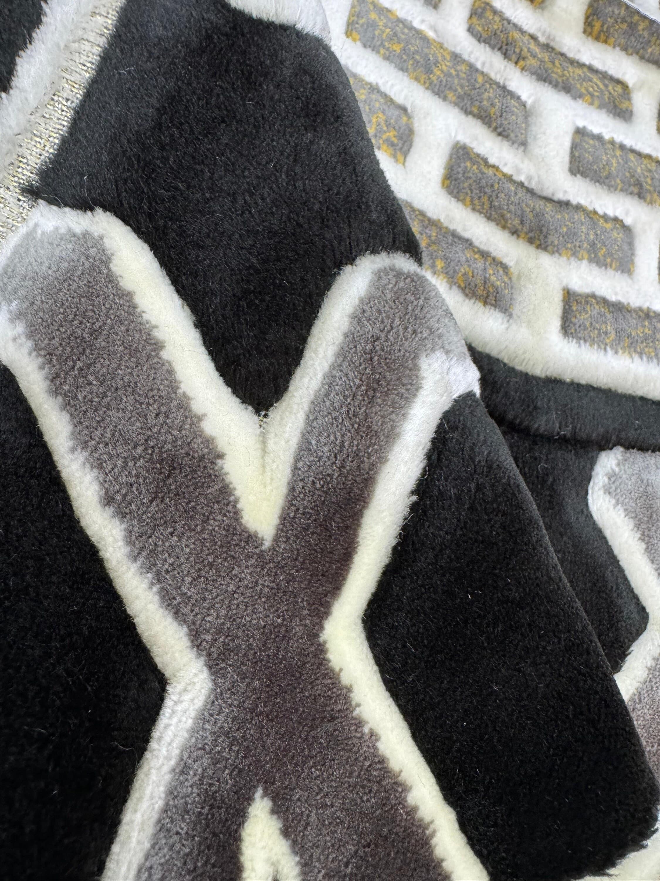 Luxury Velvet Prayer Mat: Handwoven Cotton Chenille, Black Muslim Gift - image 5