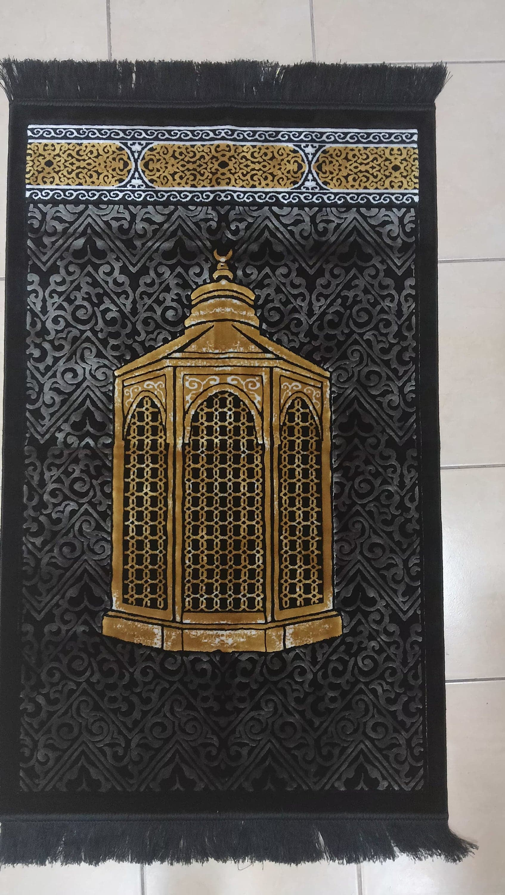Kaaba Pattern Chenille Prayer Mat: Custom Velvet Muslim Gift - image 4