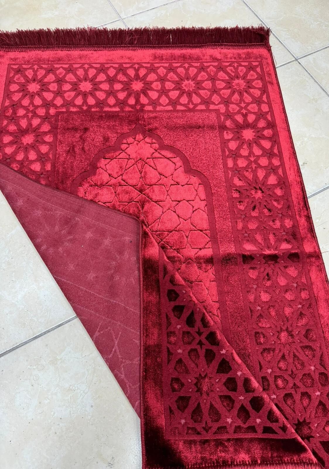 Red Chenille Prayer Mat: Handwoven Islamic Carpet - image 4