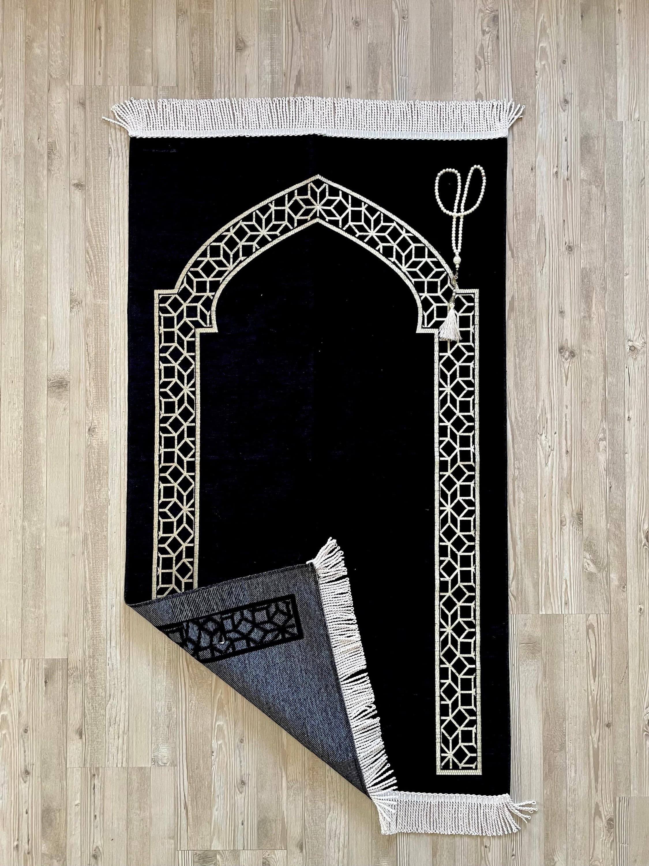 Black Chenille Prayer Mat: Handwoven Muslim Gift (67x115cm) - image 4