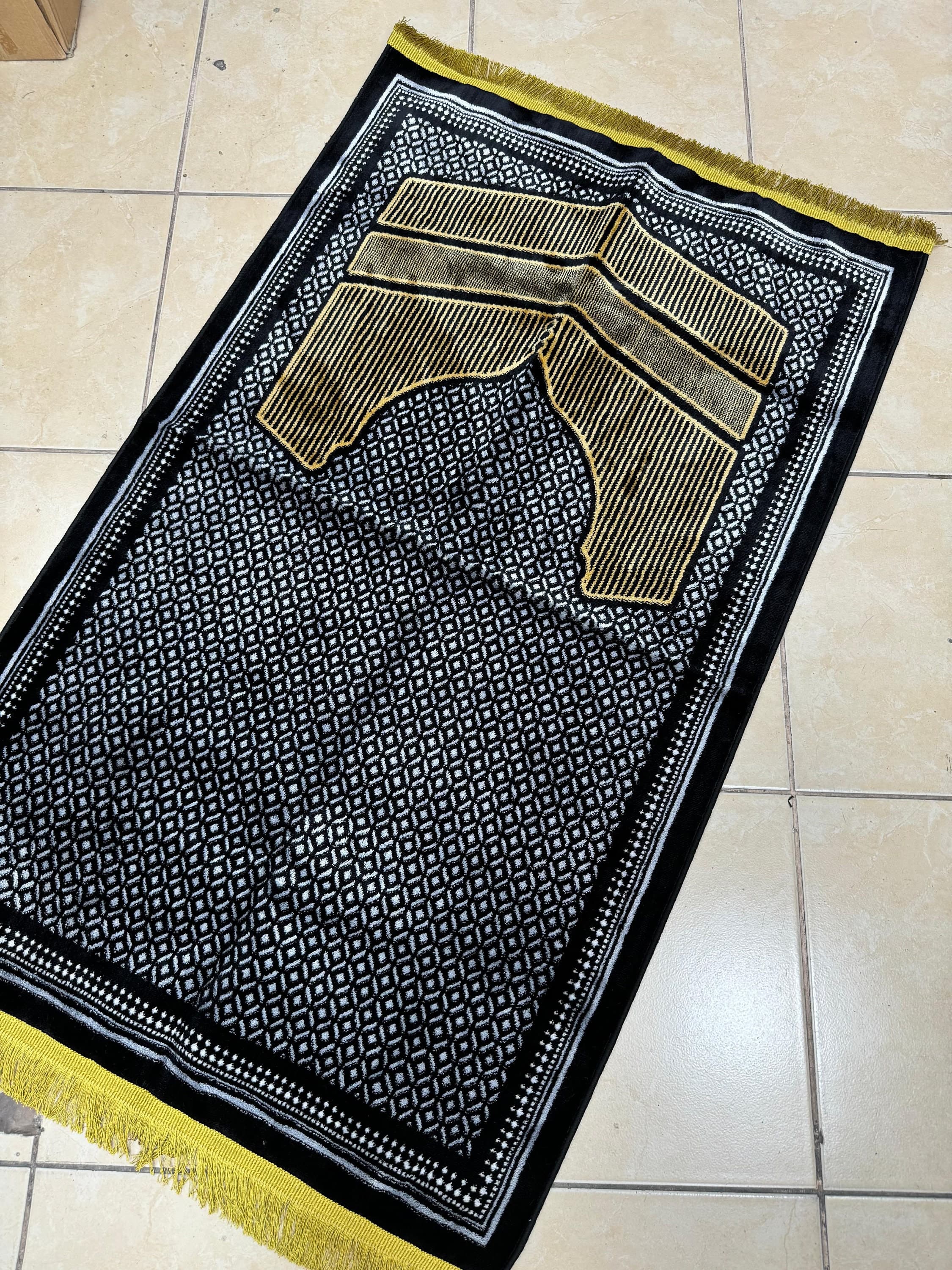 Handmade Kaaba Pattern Chenille Prayer Mat: Muslim Gift - image 3