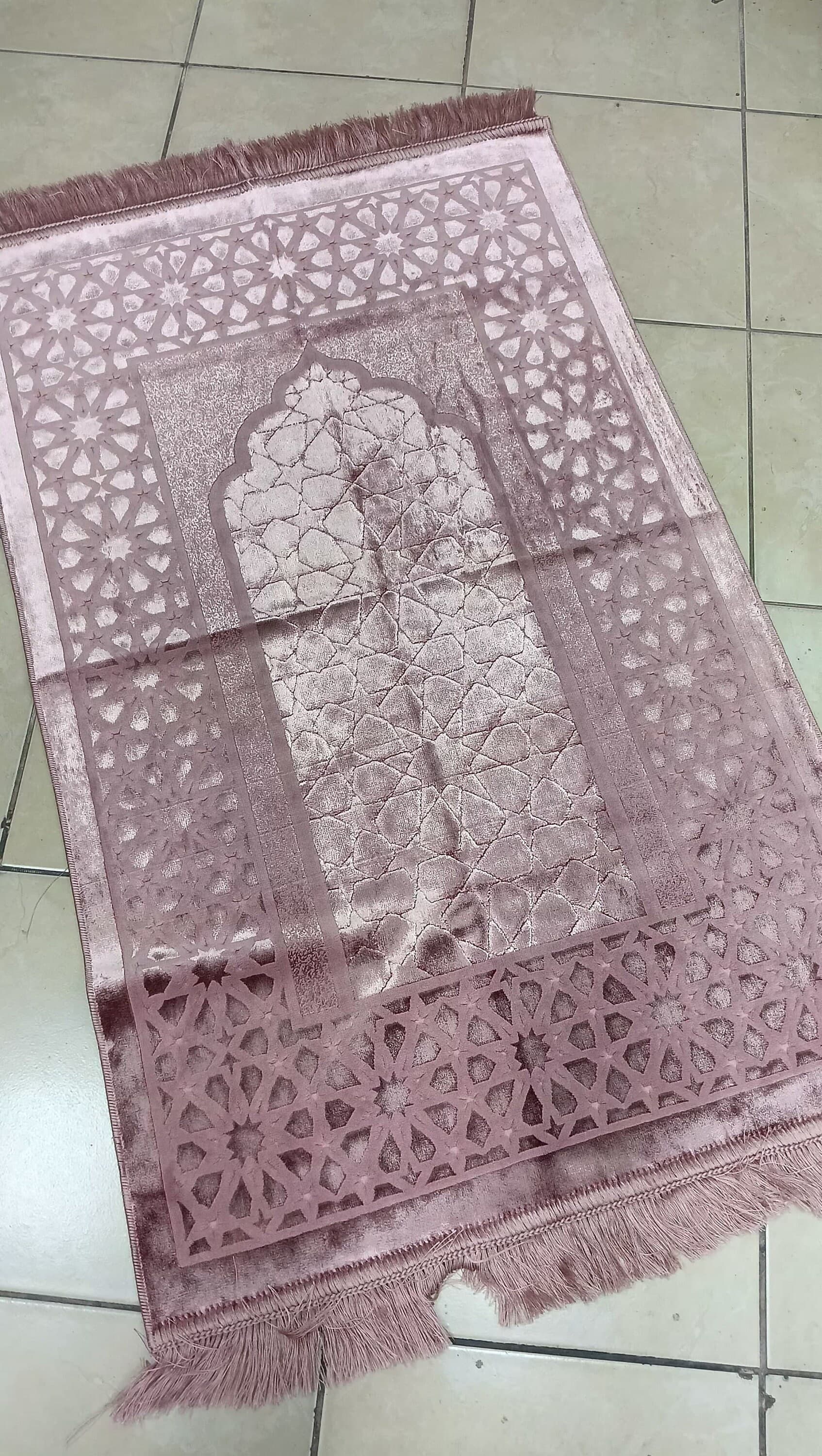Pink Velvet Prayer Mat: Cotton Chenille, Islamic Carpet (3.7x2.1 ft) - image 4