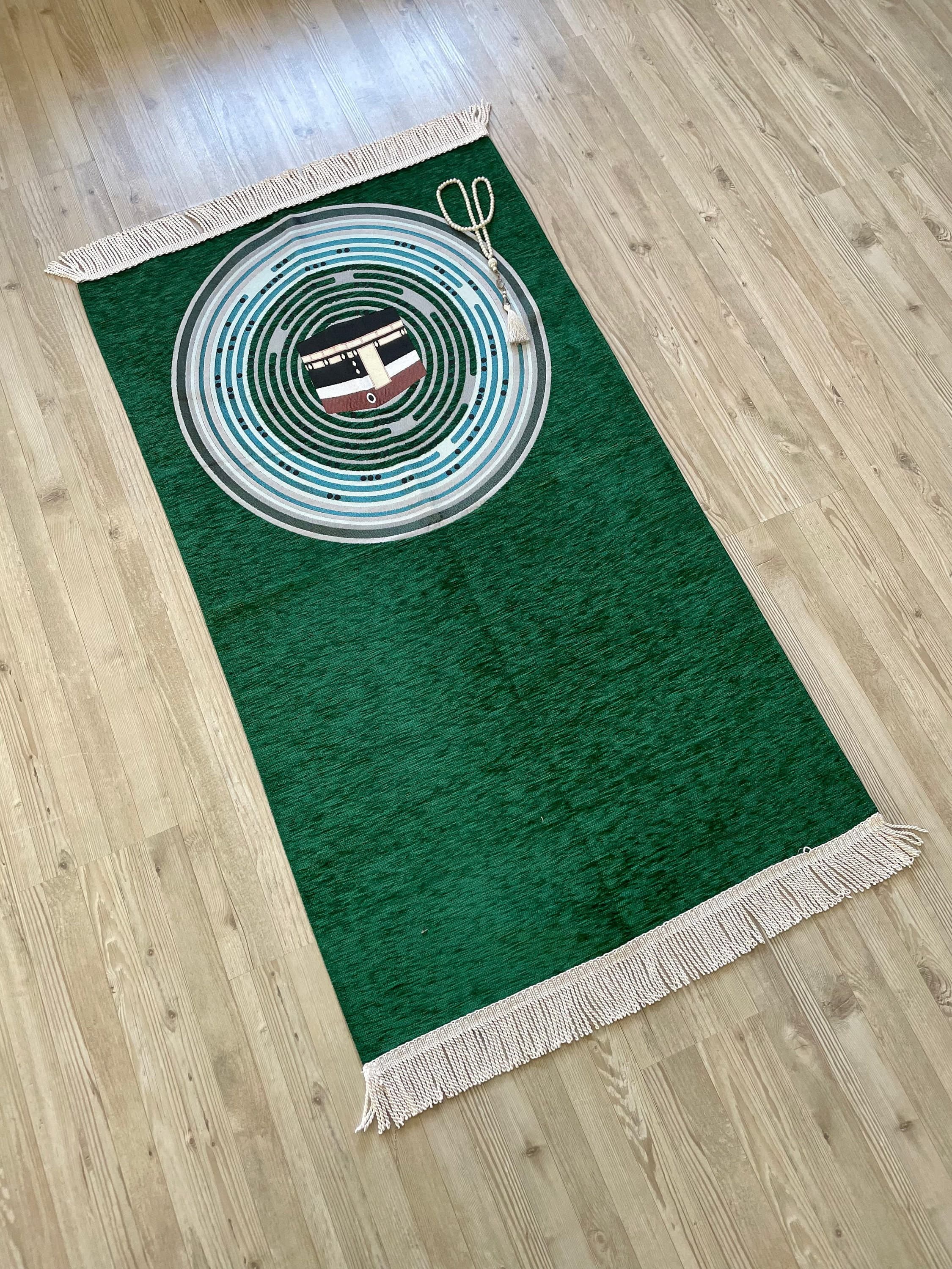Green Chenille Prayer Mat: Handwoven Islamic Carpet - image 3