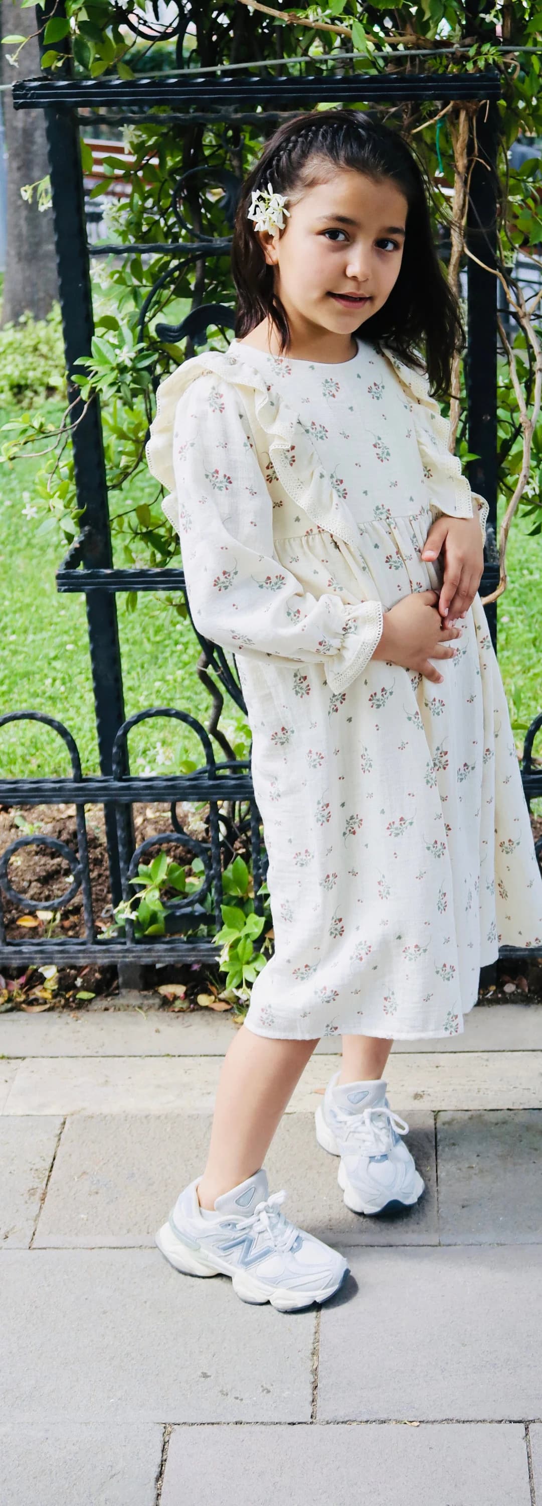 Girl's ruffered muslin floral patterned dress% - image 3