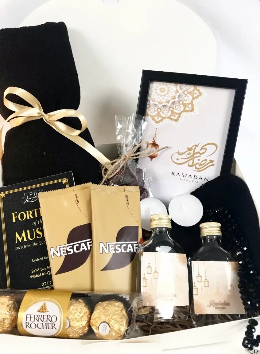 Luxury Ramadan Gift For Couples Hamper Gift Box Parents Husband Wife Grandparents Islamic Friend Party Colleague Brother Sister Father Son - image 4