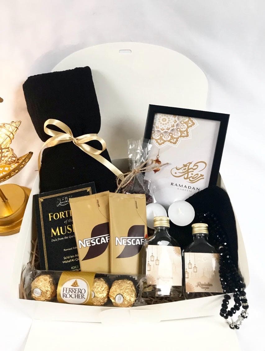 Luxury Ramadan Gift For Couples Hamper Gift Box Parents Husband Wife Grandparents Islamic Friend Party Colleague Brother Sister Father Son - image 2