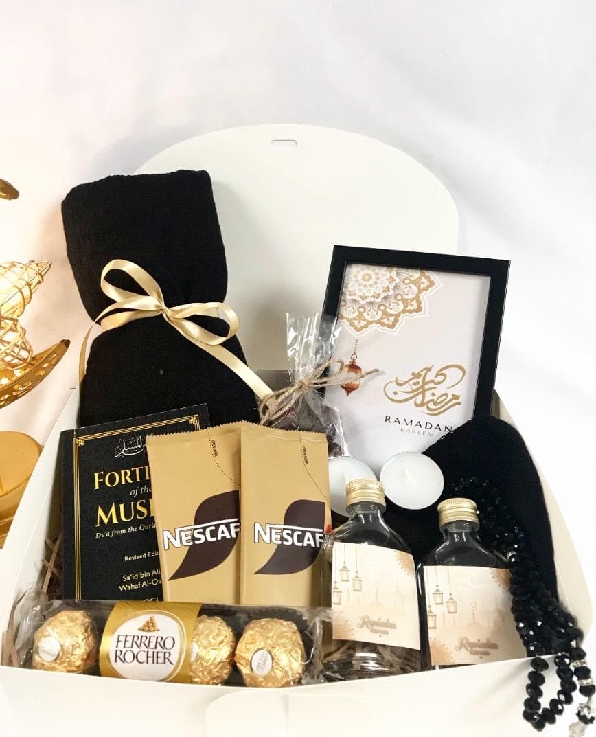 Luxury Ramadan Gift For Couples Hamper Gift Box Parents Husband Wife Grandparents Islamic Friend Party Colleague Brother Sister Father Son - image 3