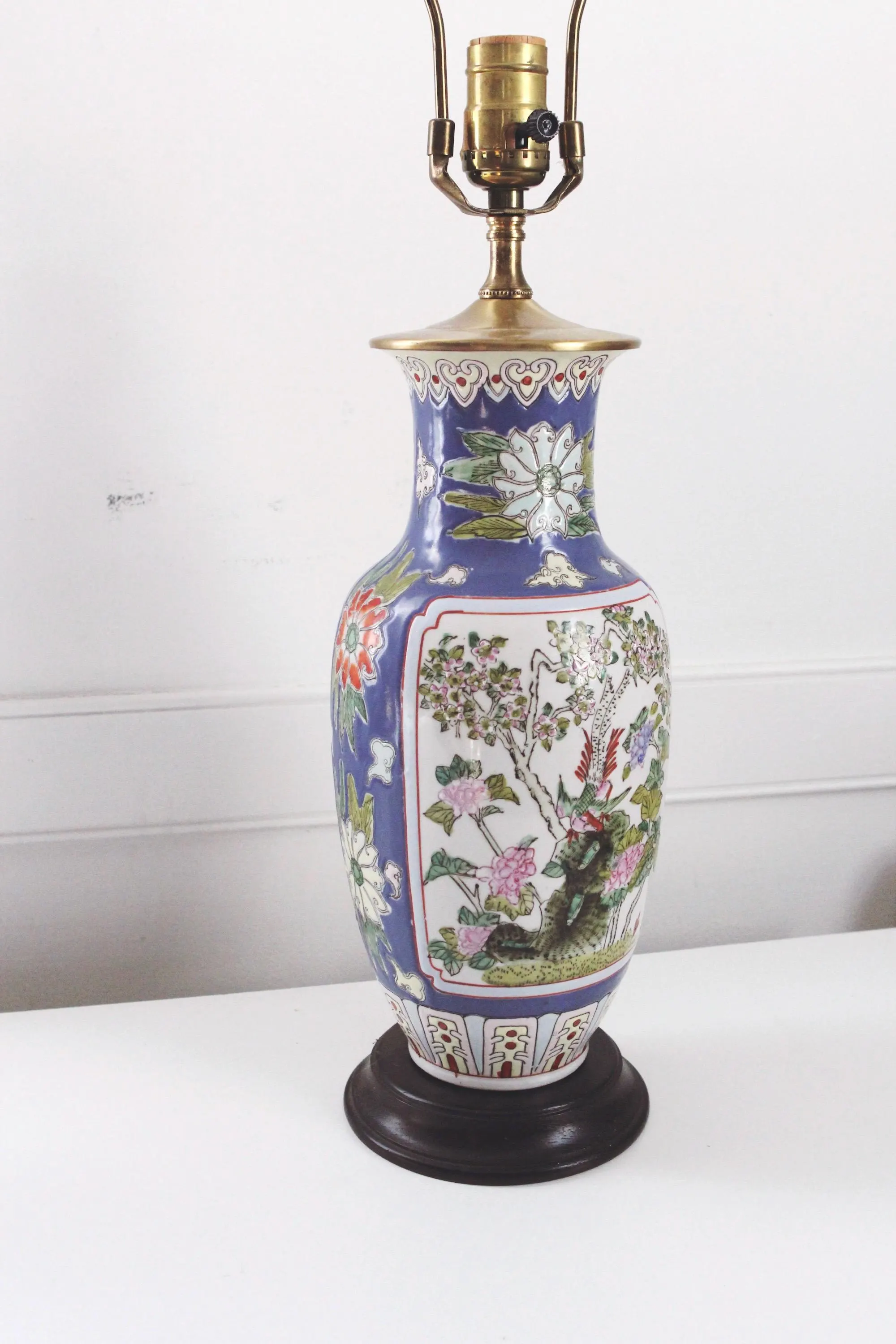 Vintage Chinese Chinoiserie Floral Porcelain Ceramic Ginger Jar Table Lamp - image 4