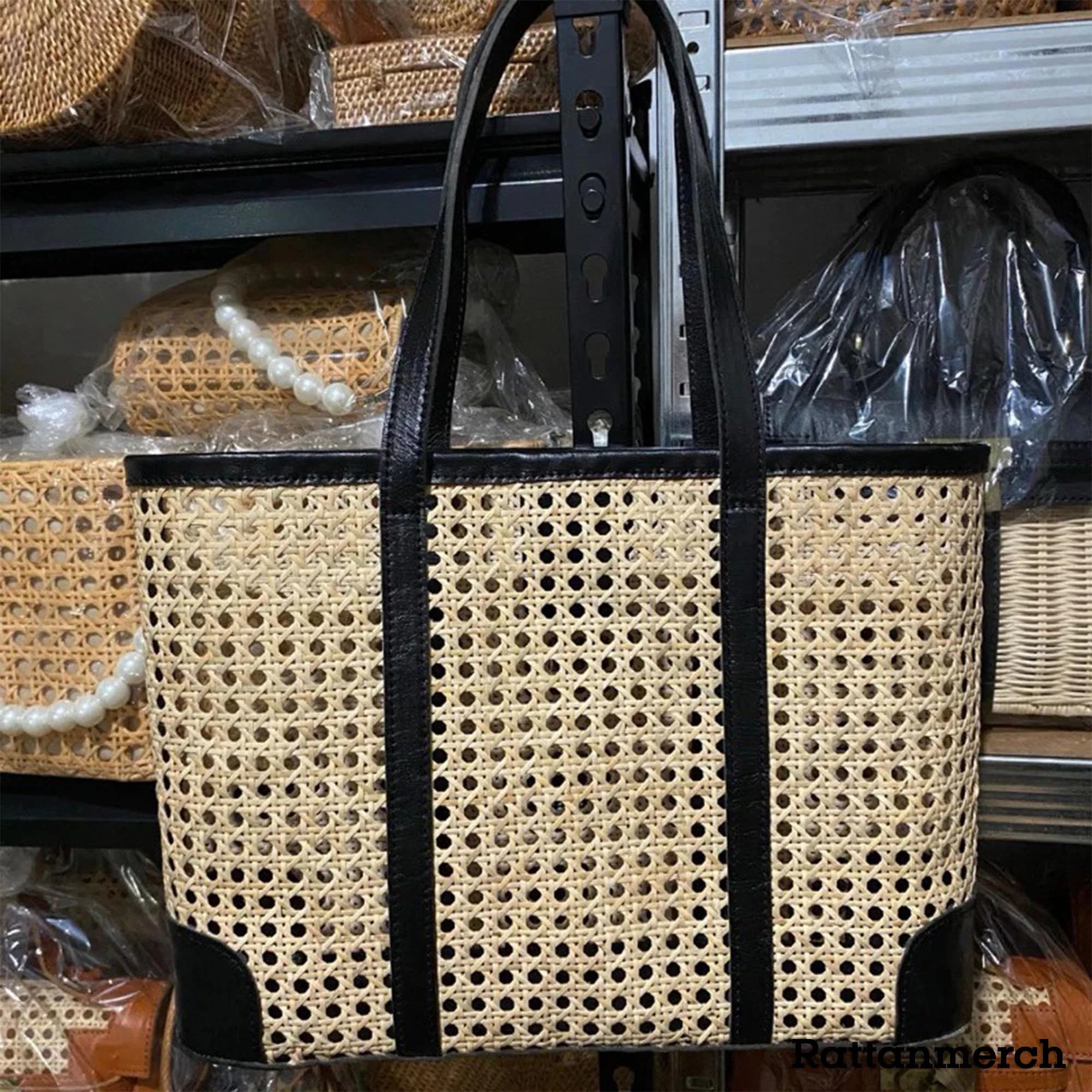 Stylish Rattan Shoulder Bag Handcrafted Tote for Women Elegant Leather Handle,Rattan Sling Bag,Rattan Sling Bag Bali,Rattan Crossbody Bags