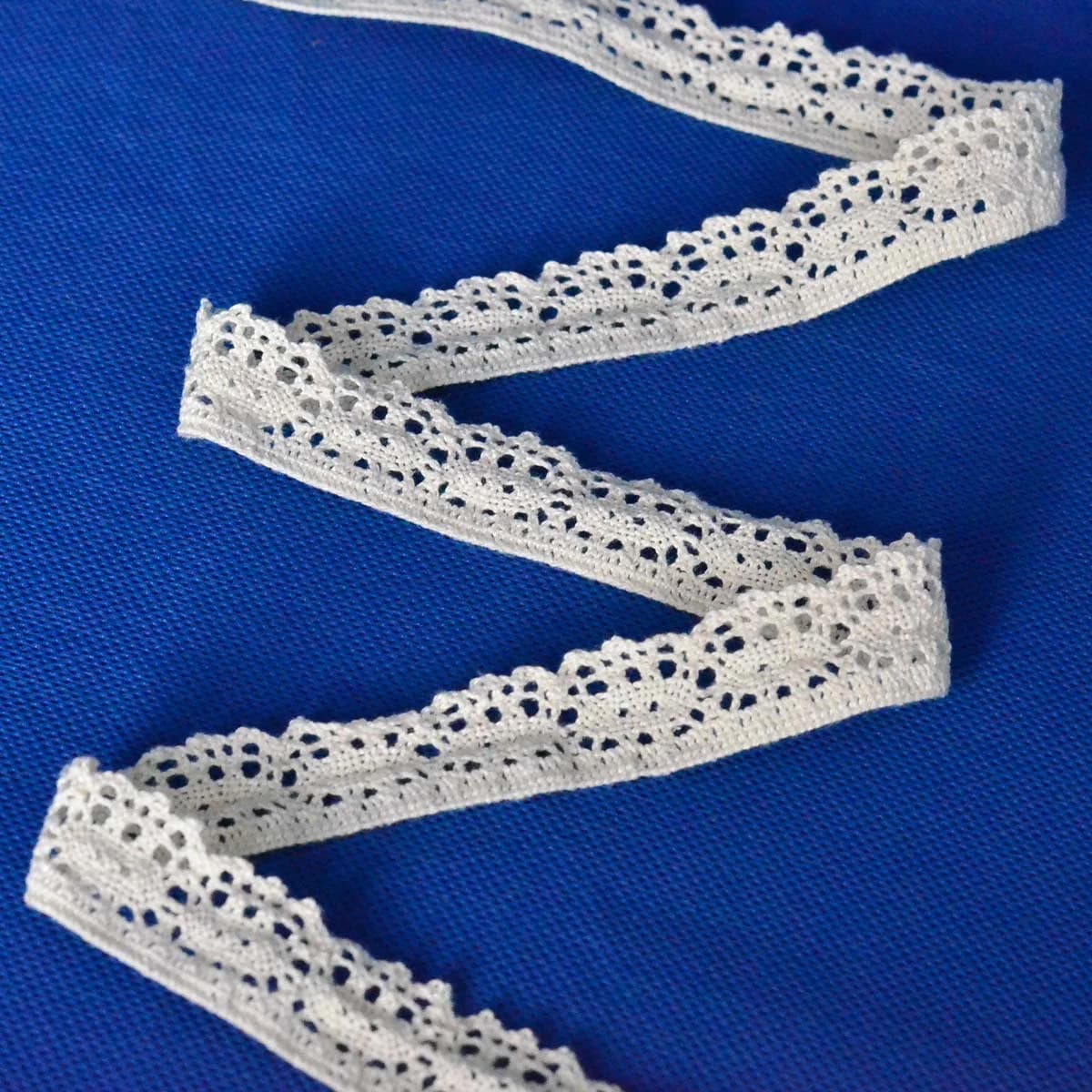 8 Yards of Cream Cotton Cluny Lace Trim/Edging 1 Inch Wide Scalloped Bottom Edge - image 4