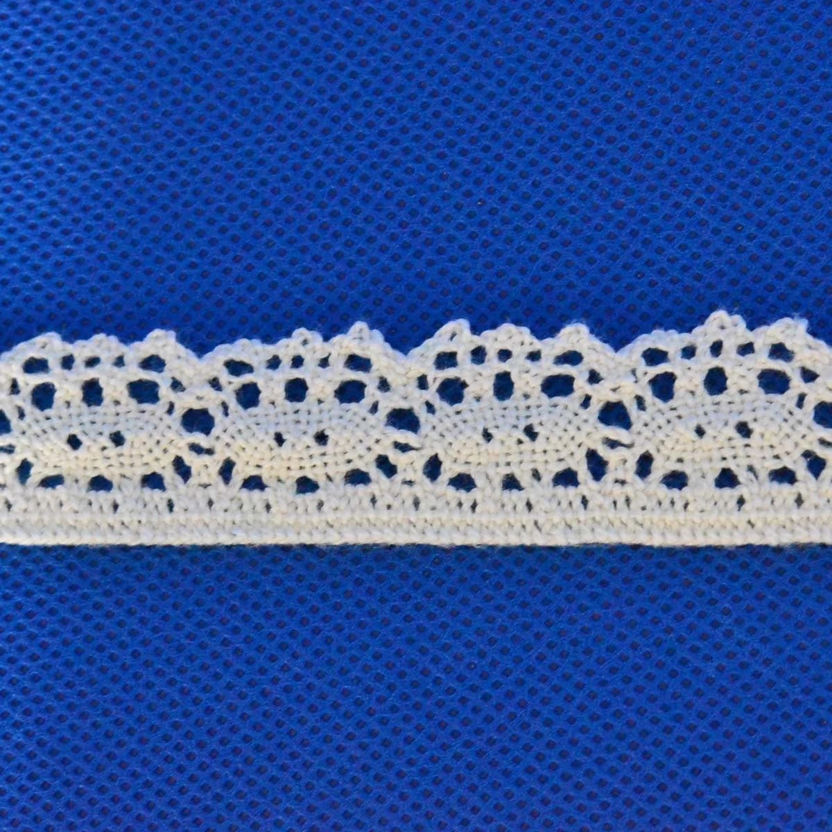 8 Yards of Cream Cotton Cluny Lace Trim/Edging 1 Inch Wide Scalloped Bottom Edge - image 3