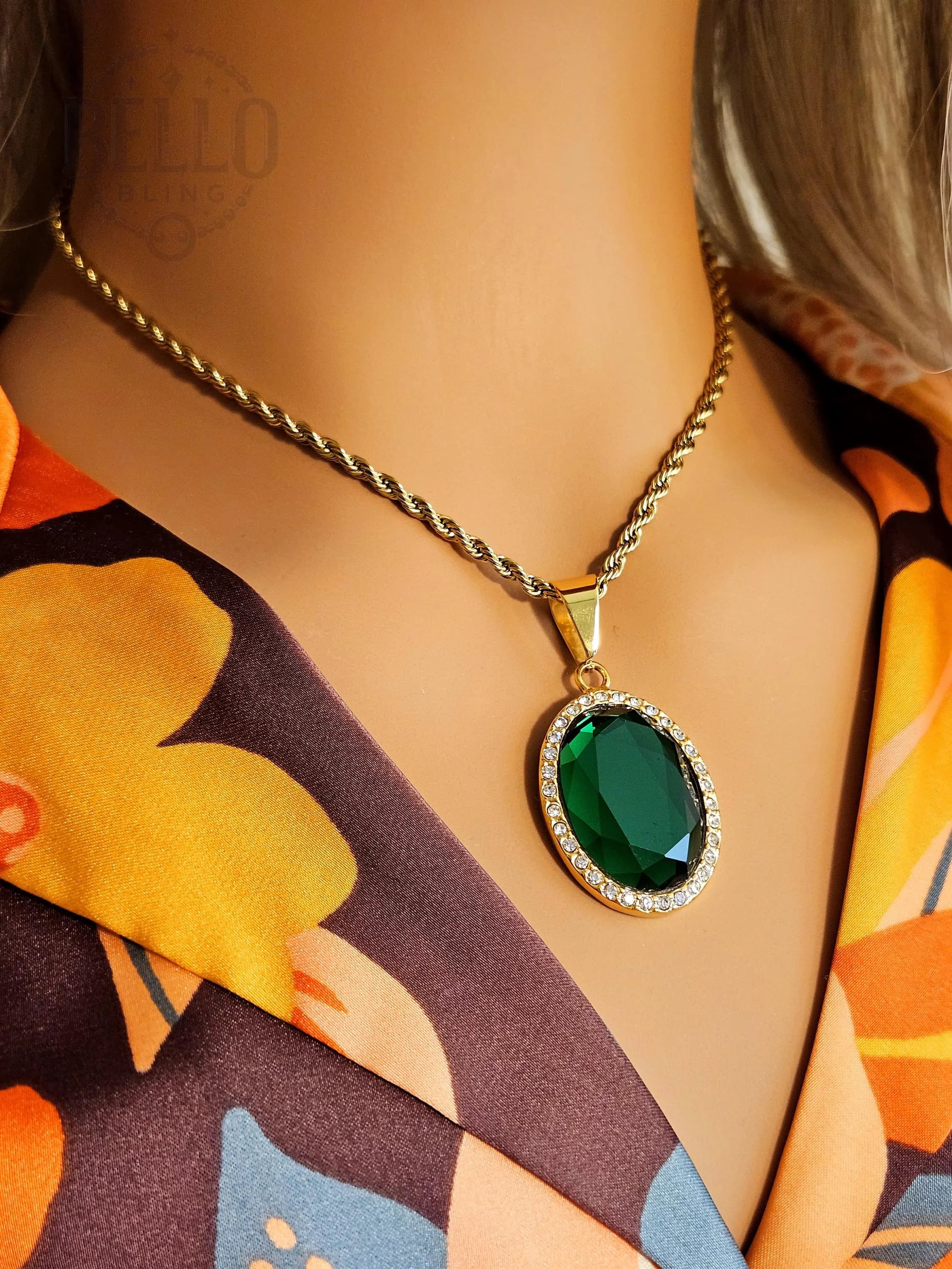 Emerald Green Necklace, Statement Necklace, Luxury Pendant, Elegant Jewelry, Unique Pendant, Stylish Necklace, Green Gemstone Necklace, Evening Jewelry, Party Necklace, Trendy Jewelry, Anniversary Gift, Birthday Gift, Perfect Gift Jewelry