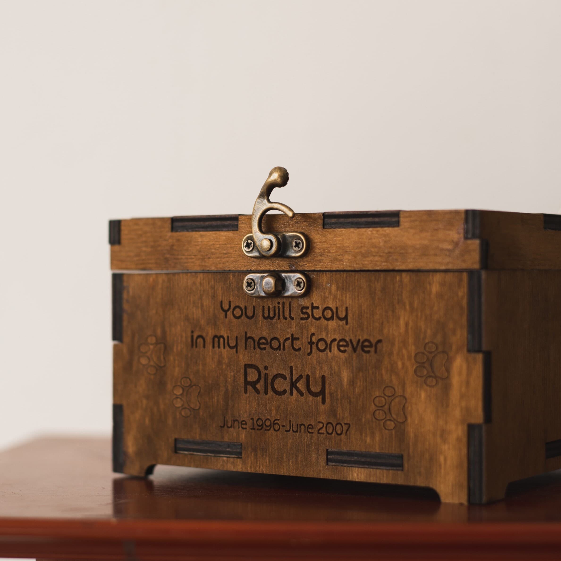 Wooden pet urn, Box for ashes pet, Pet keepsake box, Urn for cat ashes, Personalized cat urn, Pet cremation box, Pet urn for dogs - image 4