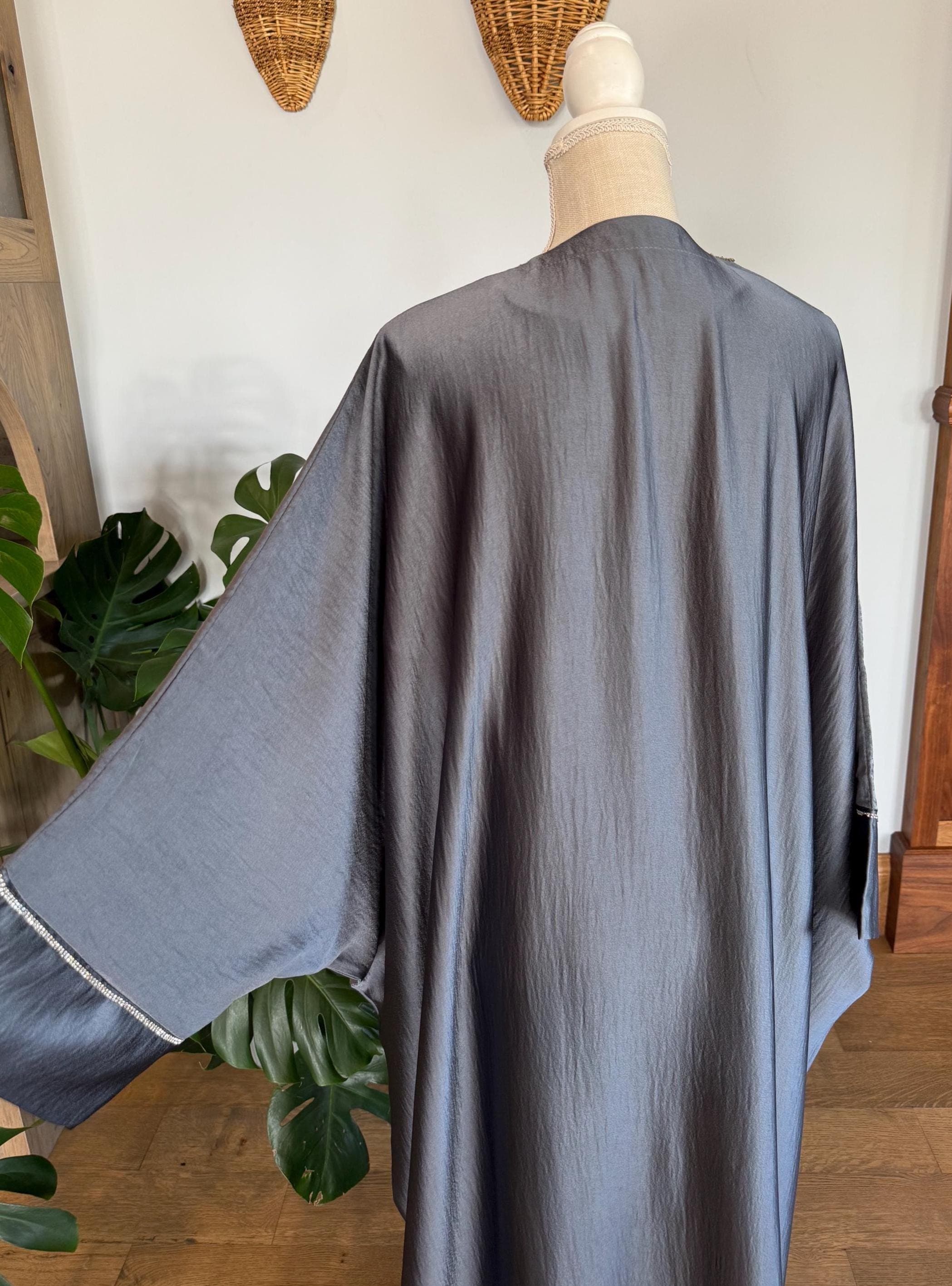 Grey Embellished Abaya: Dubai Style, Matching Belt & Headscarf - image 4