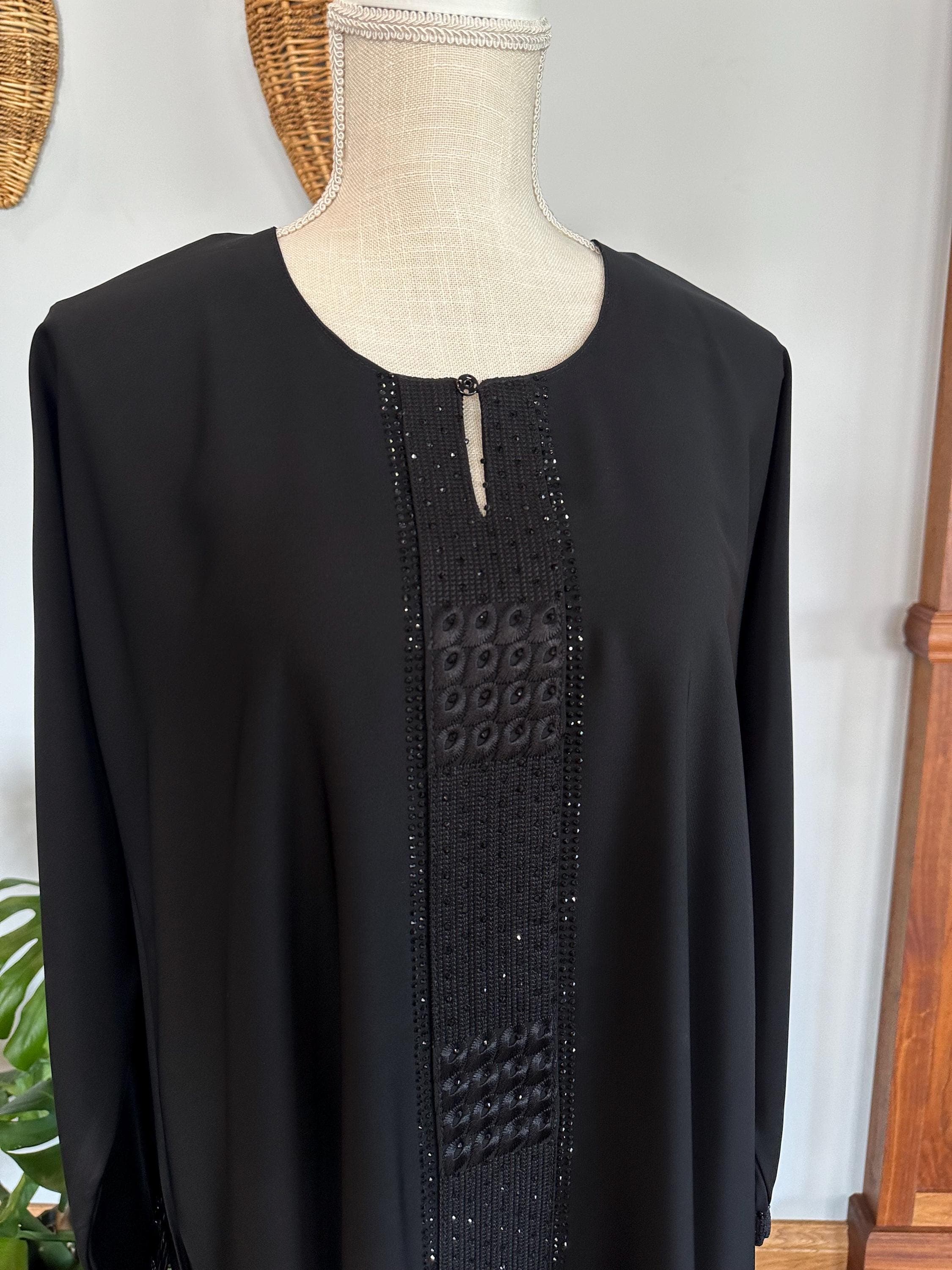 Black Abaya with Braided Belt & Headscarf: Modest Dubai Style - image 4